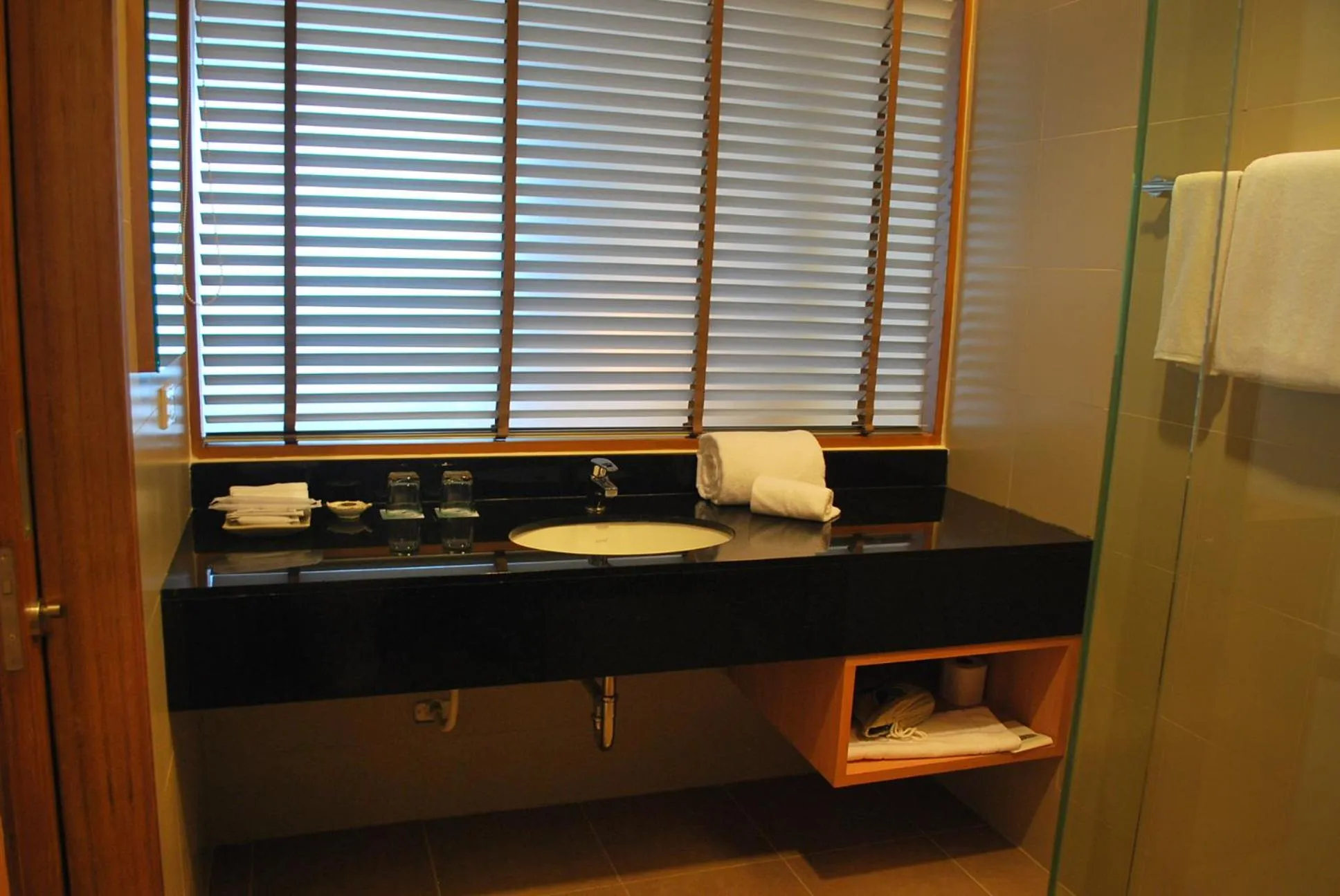 Shower in Rimkhobfa Urban Resort