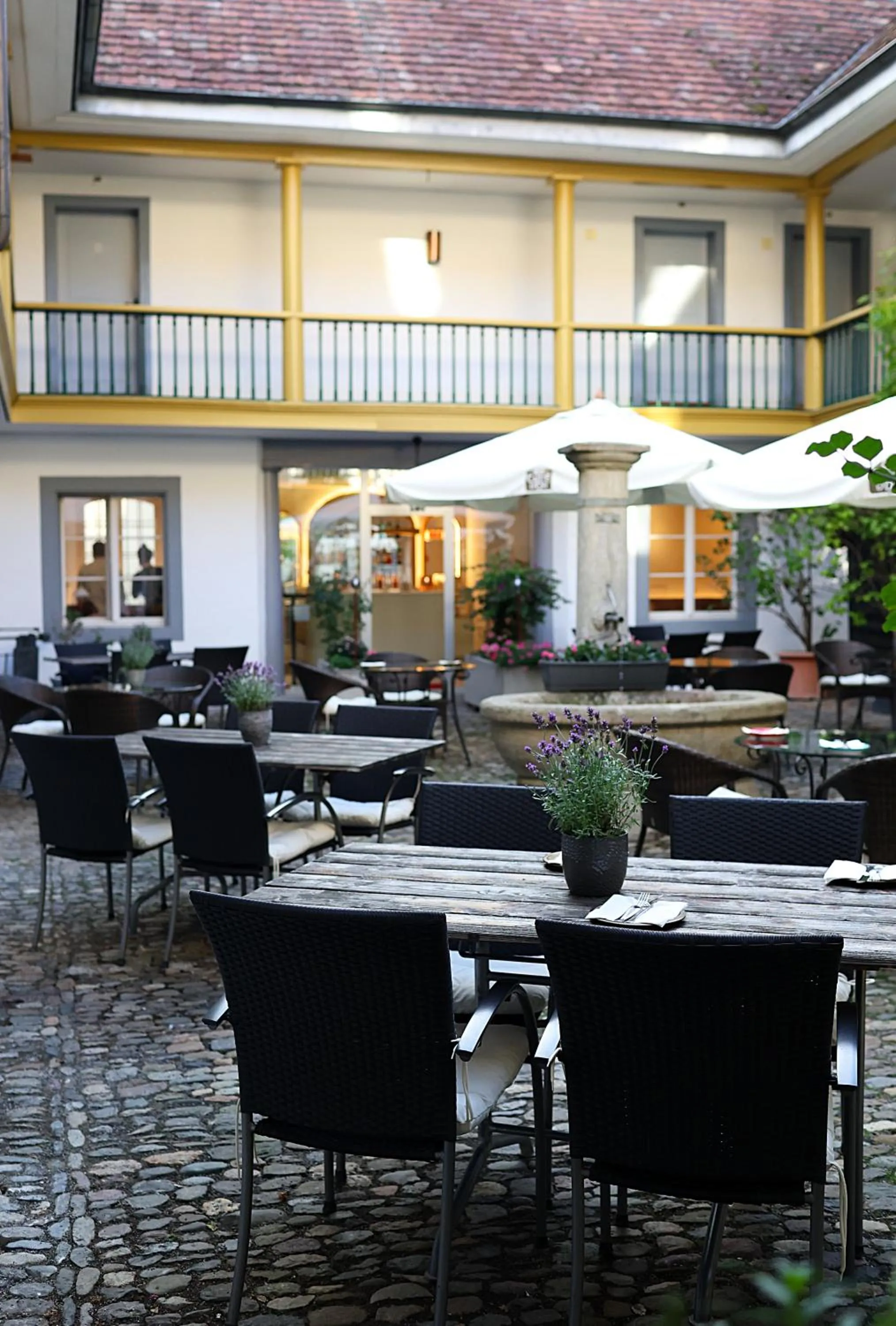 Restaurant/places to eat in Gasthof zur Waag