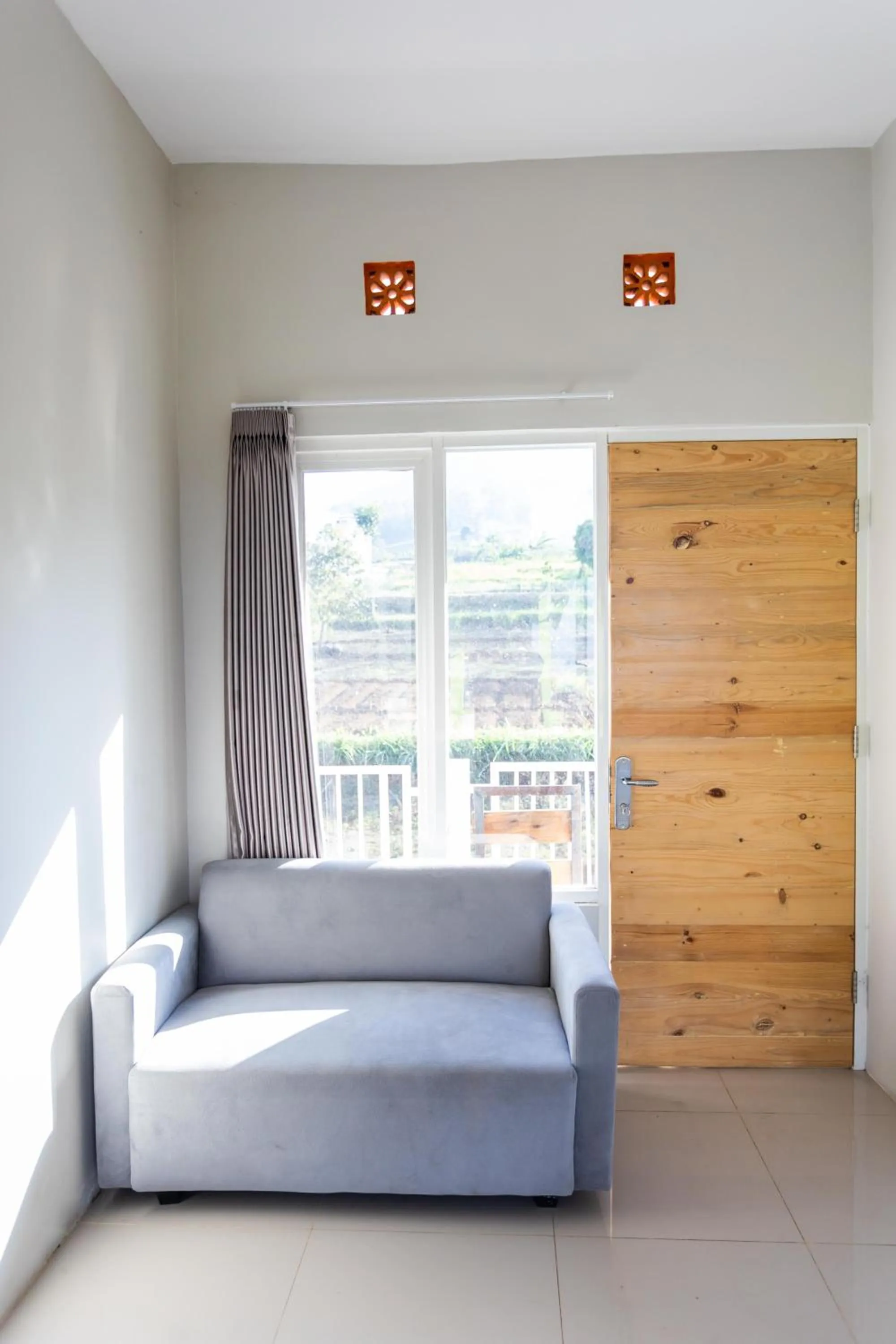 Living room, Bed in Villa Panderman Indah