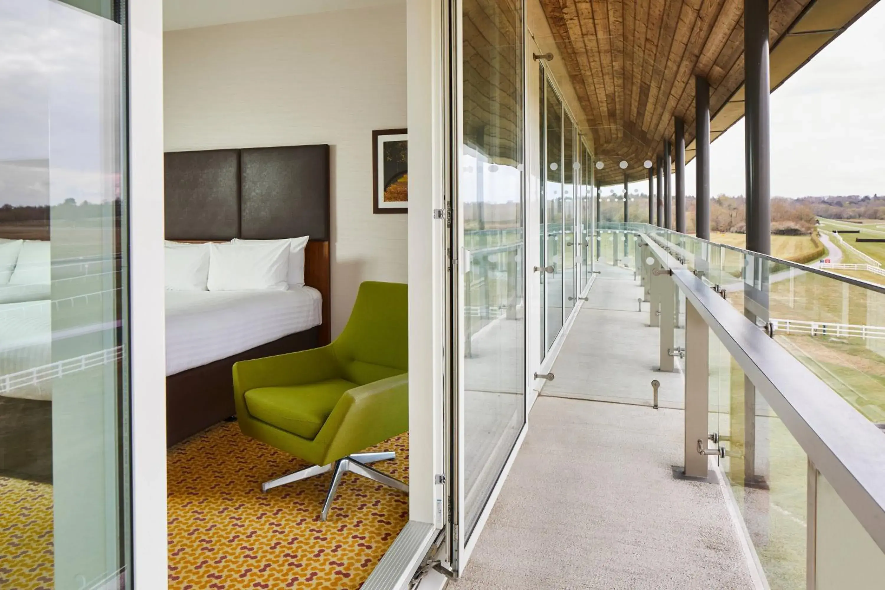 1 Bedroom Junior Suite, 1 King, Racecourse/Golf view in Lingfield Park Marriott Hotel & Country Club 1 Bedroom Junior Suite, 1 King, Racecourse/Golf view in Lingfield Park Marriott Hotel & Country Club