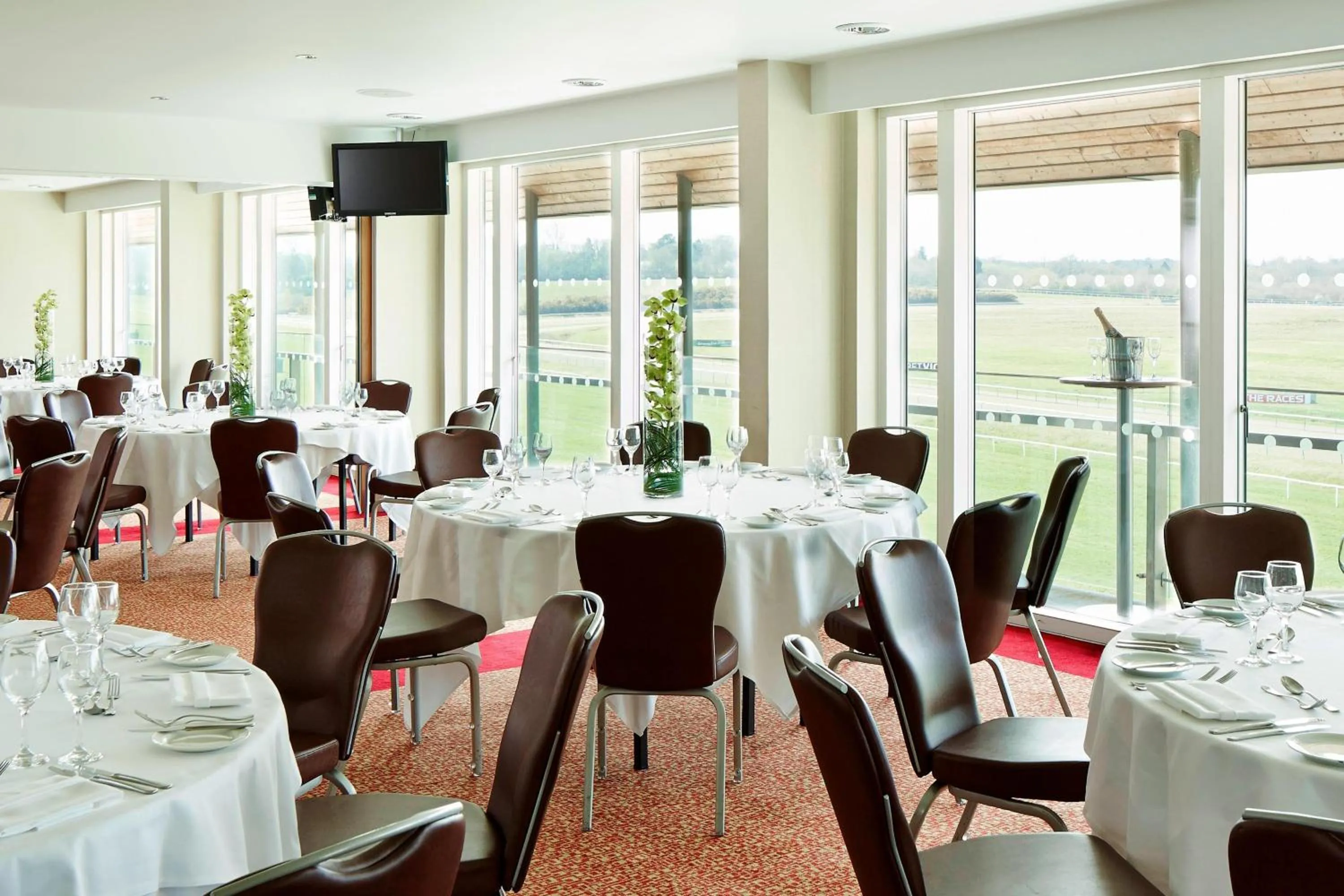 Meeting/conference room in Lingfield Park Marriott Hotel & Country Club