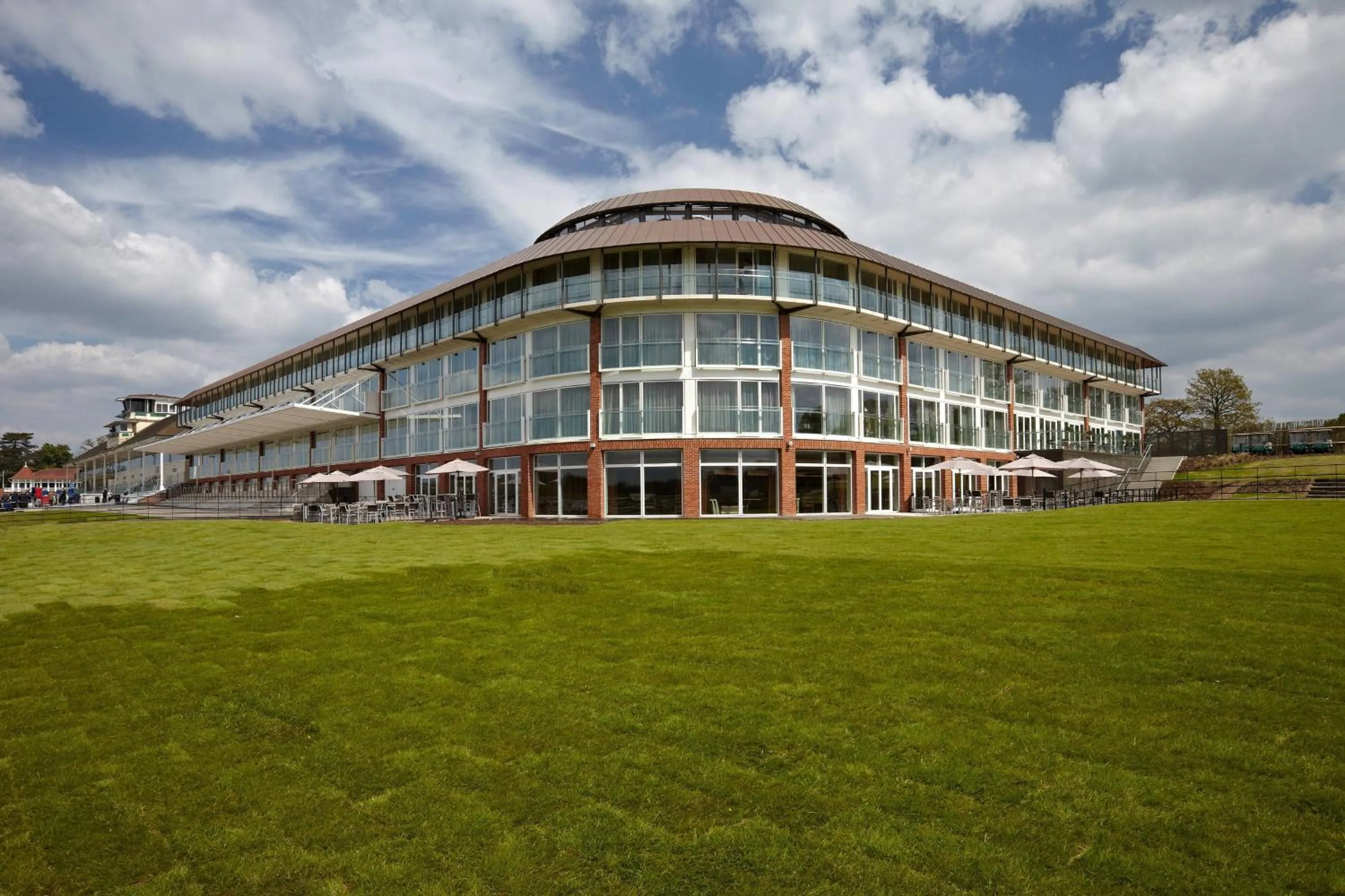 Property building in Lingfield Park Marriott Hotel & Country Club