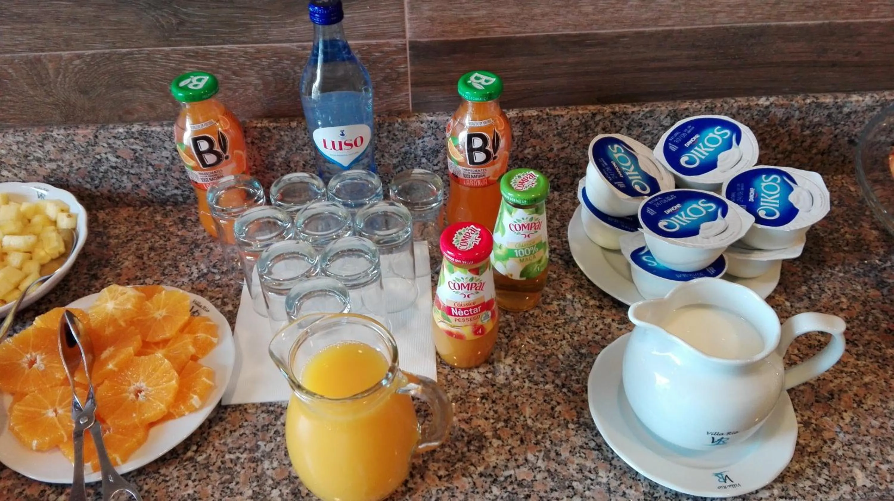 Breakfast in Villa Rio Guest House Suites