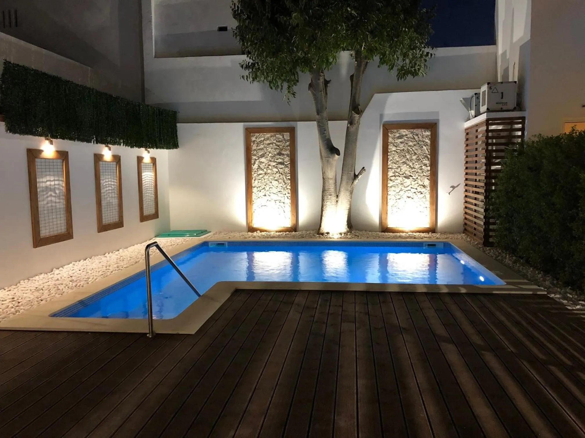 Swimming pool in Villa Rio Guest House Suites