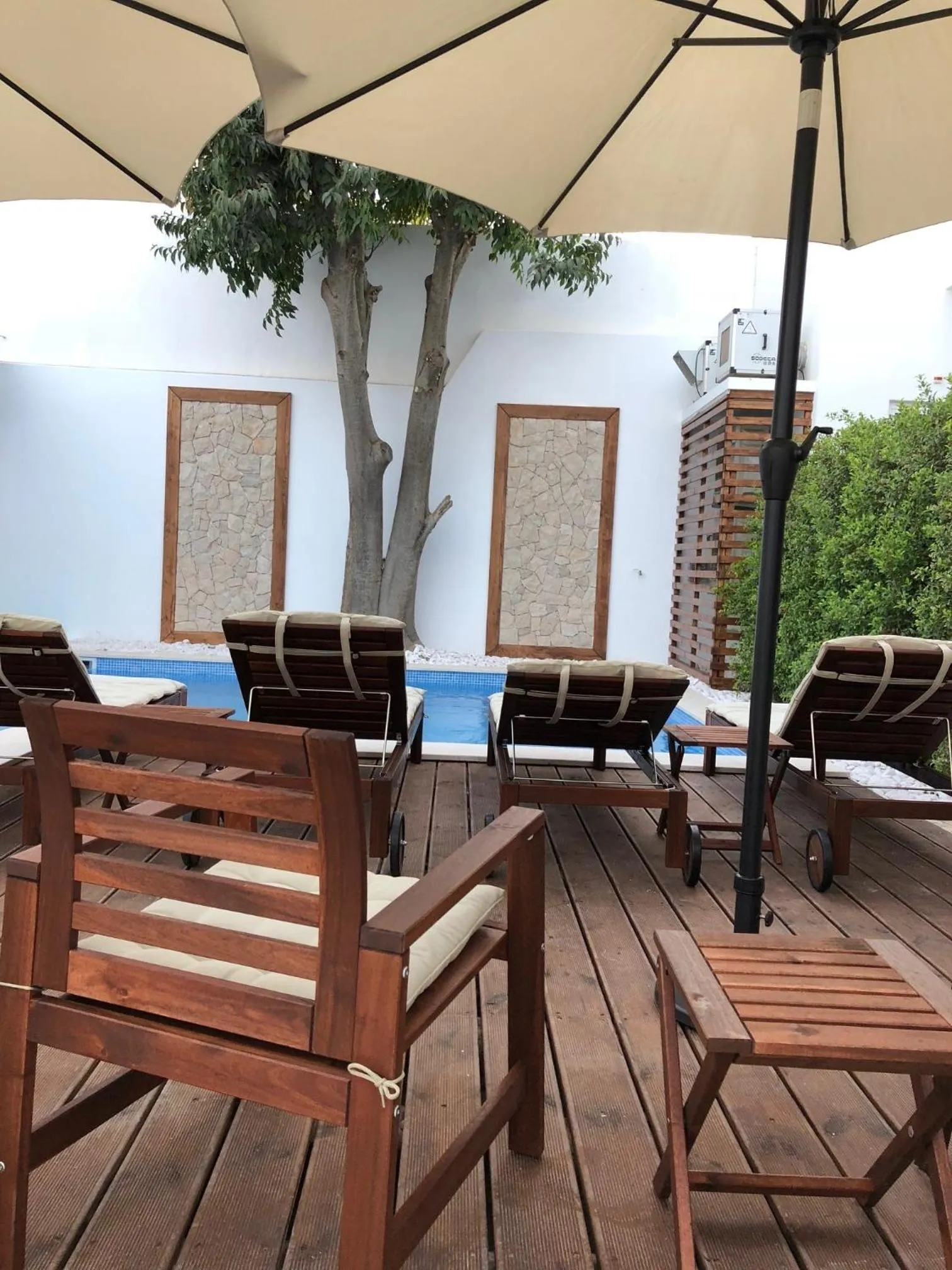 Swimming pool in Villa Rio Guest House Suites