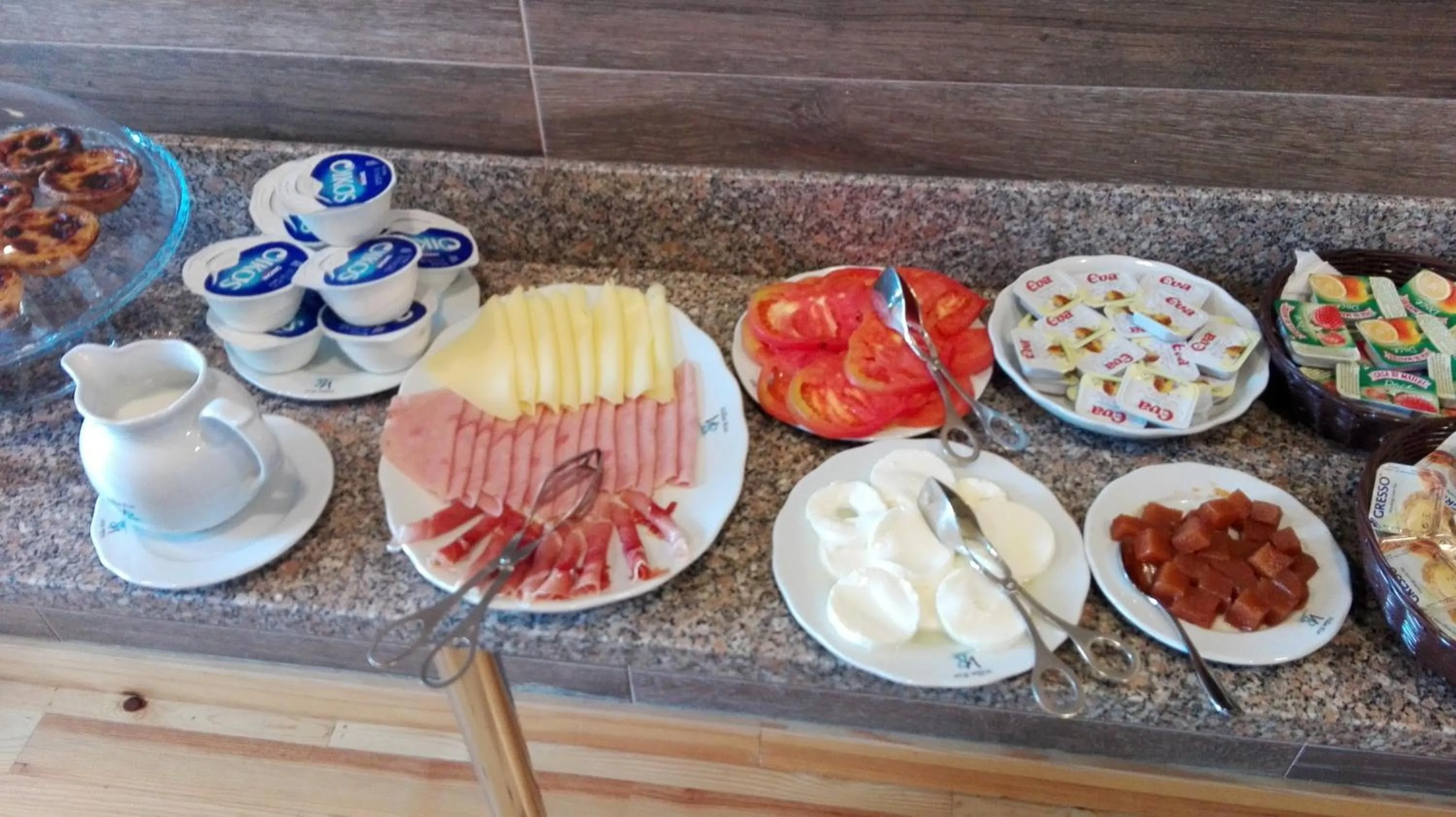 Breakfast in Villa Rio Guest House Suites