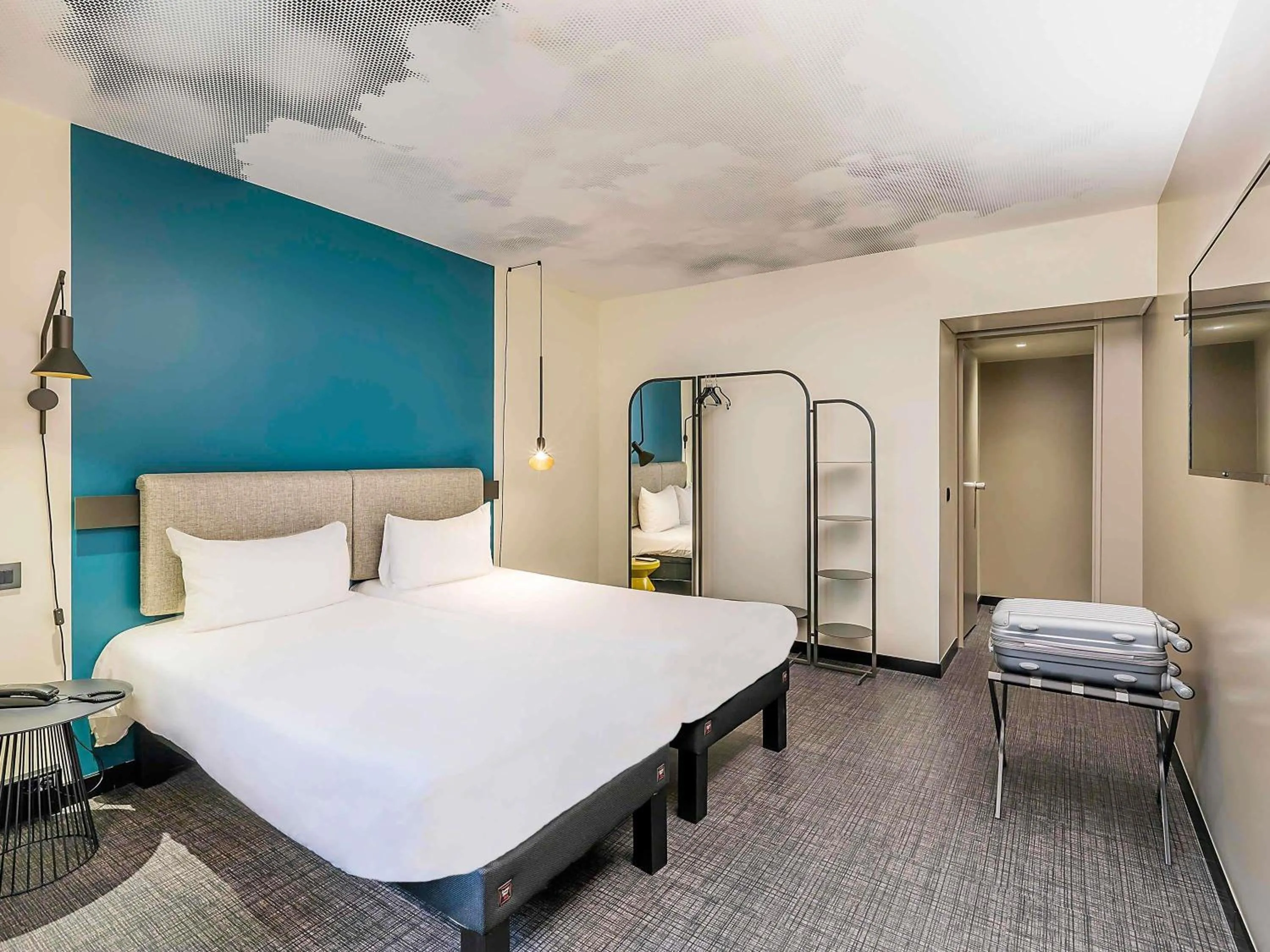 Bedroom, Bed in Hotel ibis Lisboa Saldanha