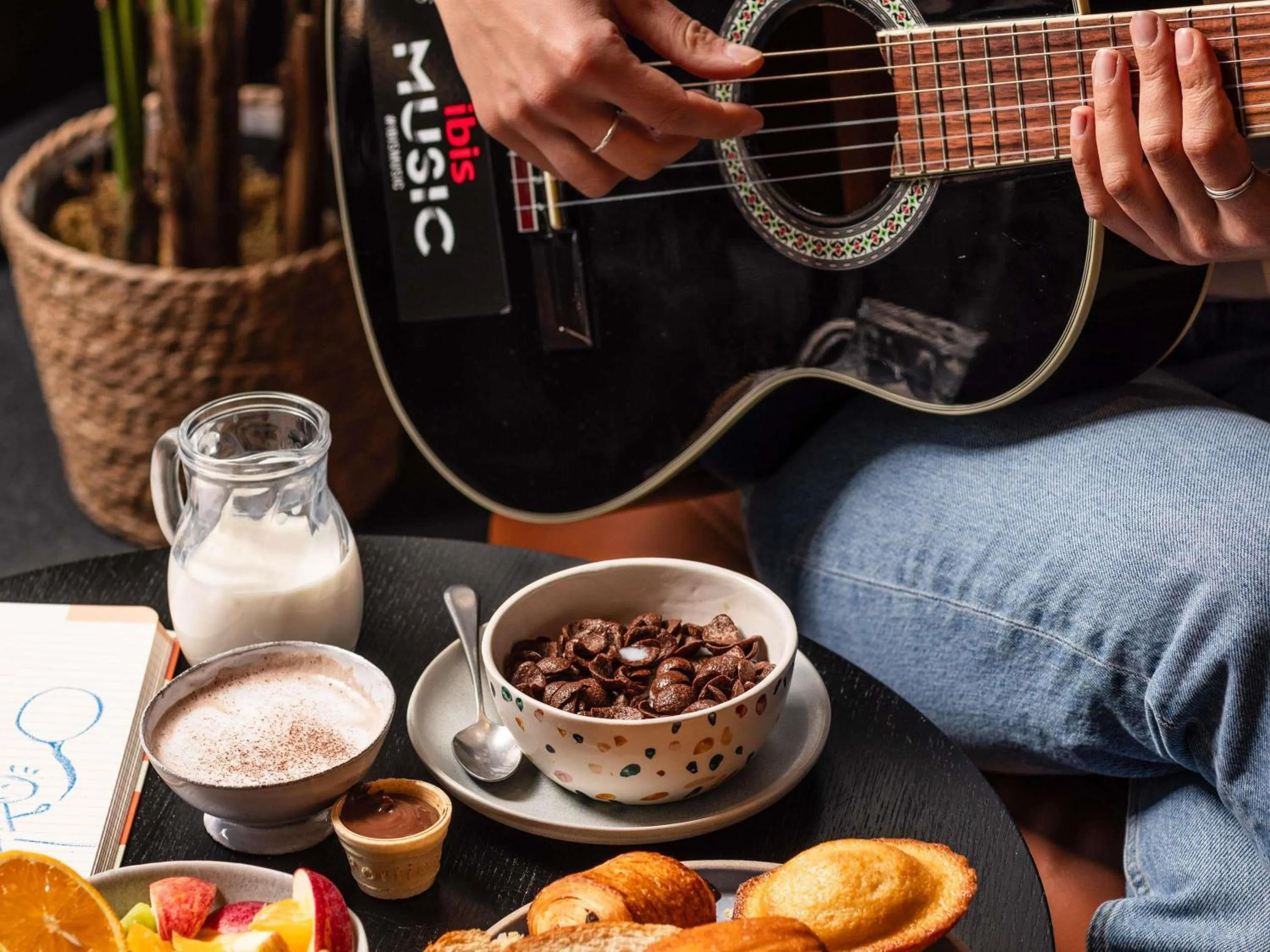 Lounge or bar in Hotel ibis Lisboa Saldanha