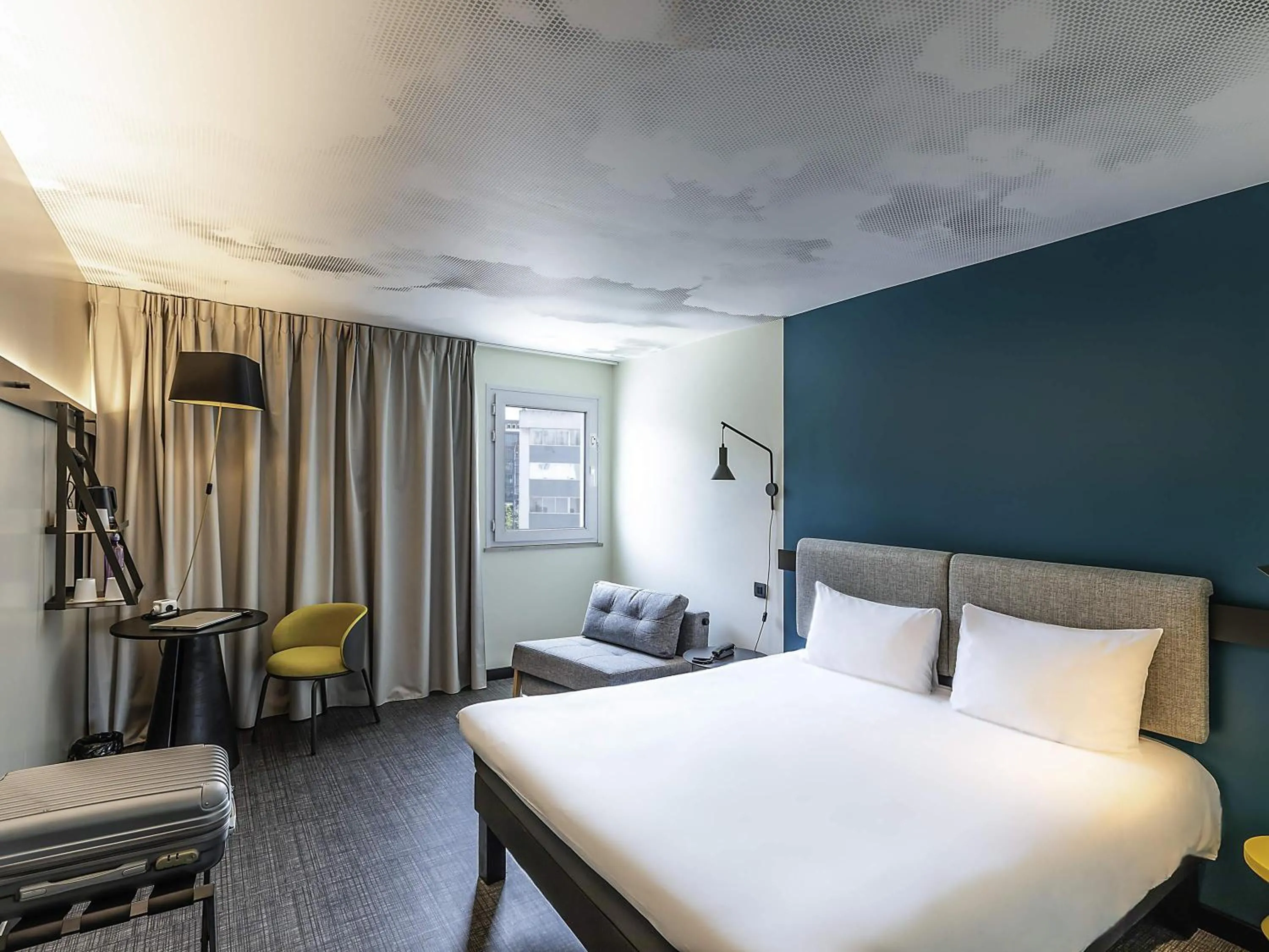 Bedroom, Bed in Hotel ibis Lisboa Saldanha