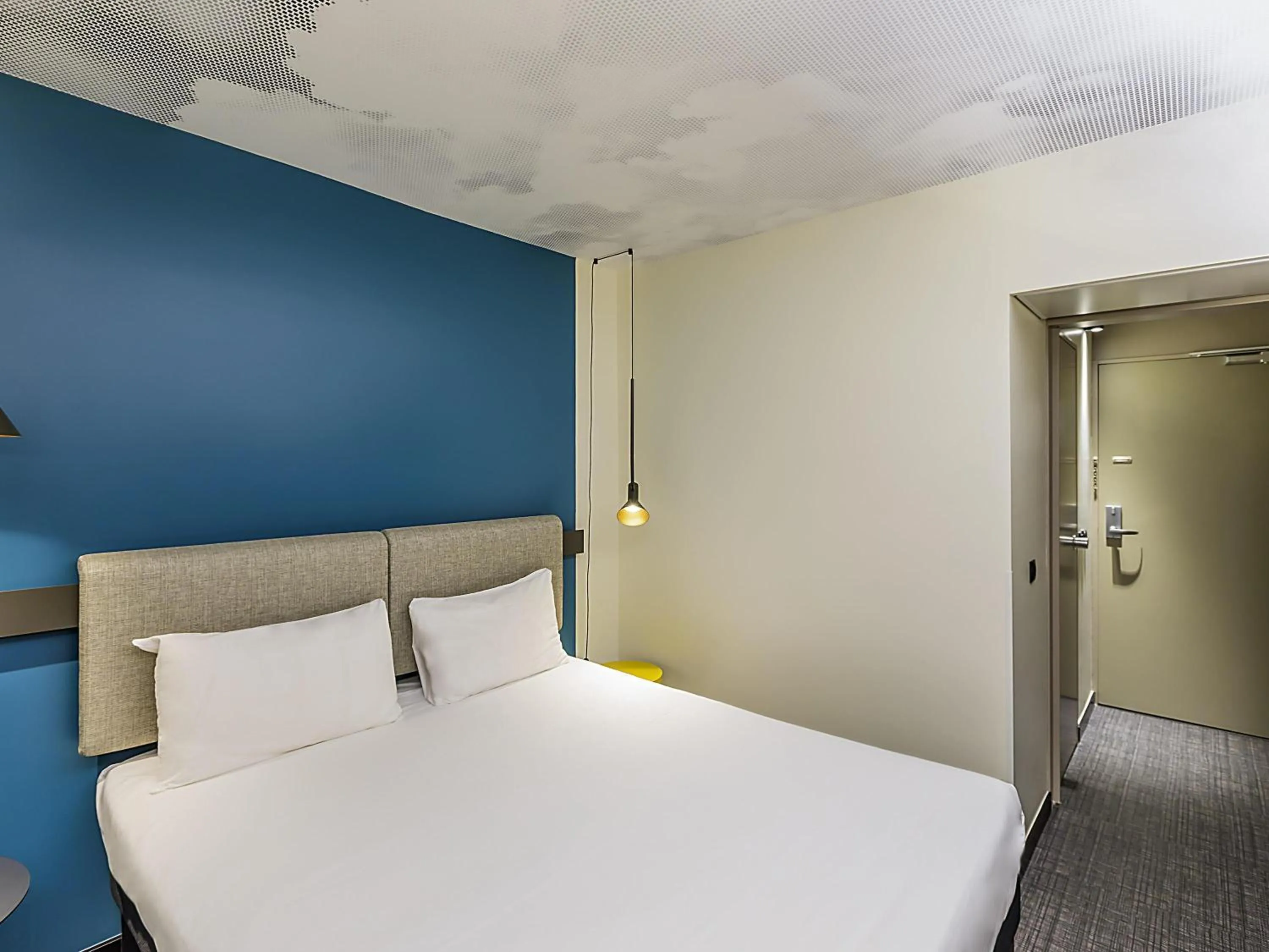 Bedroom, Bed in Hotel ibis Lisboa Saldanha