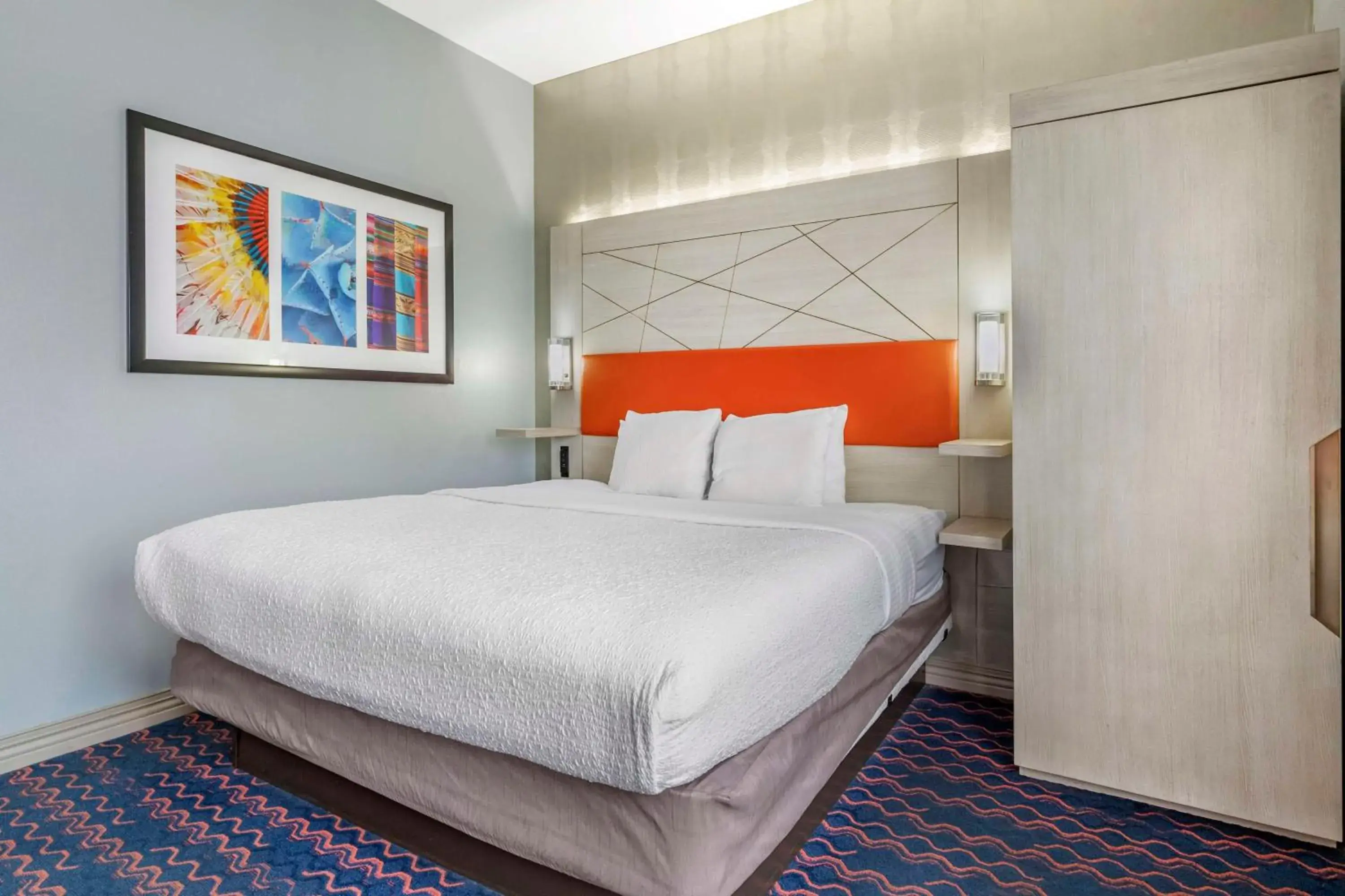 King Room with Bath Tub - Disability Access/Non-Smoking in Best Western Premier Historic Travelers Hotel Alamo/Riverwalk King Room with Bath Tub - Disability Access/Non-Smoking in Best Western Premier Historic Travelers Hotel Alamo/Riverwalk