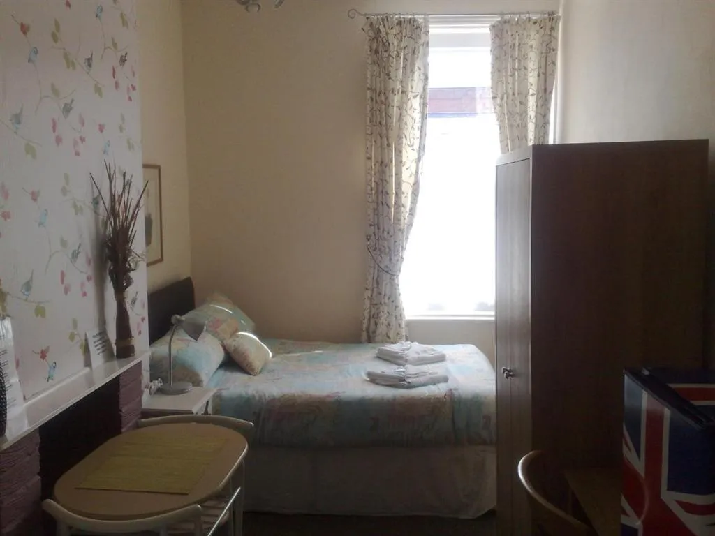 Bedroom in Whitecliff View