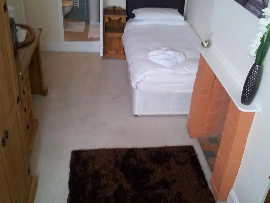 Bedroom in Whitecliff View