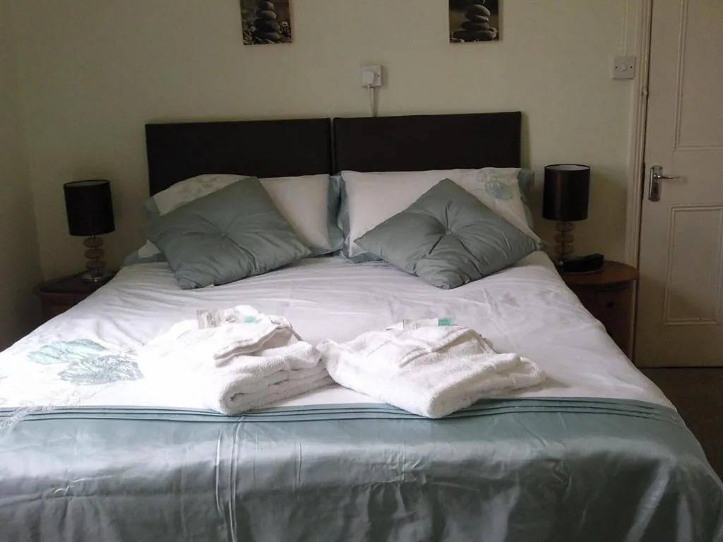 Bedroom in Whitecliff View