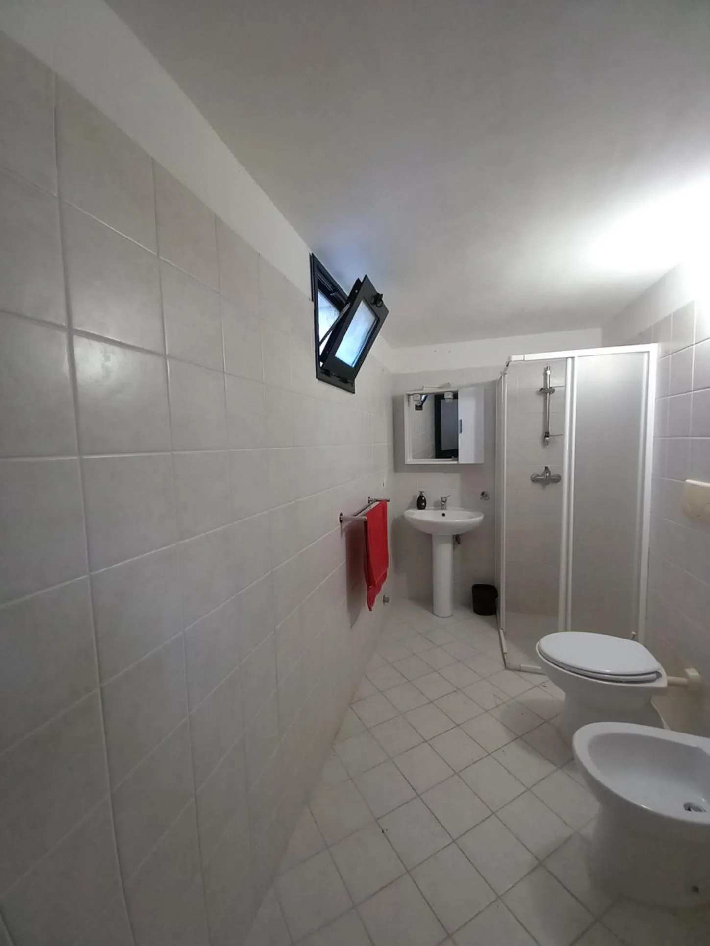 Bathroom in Breezes B&B