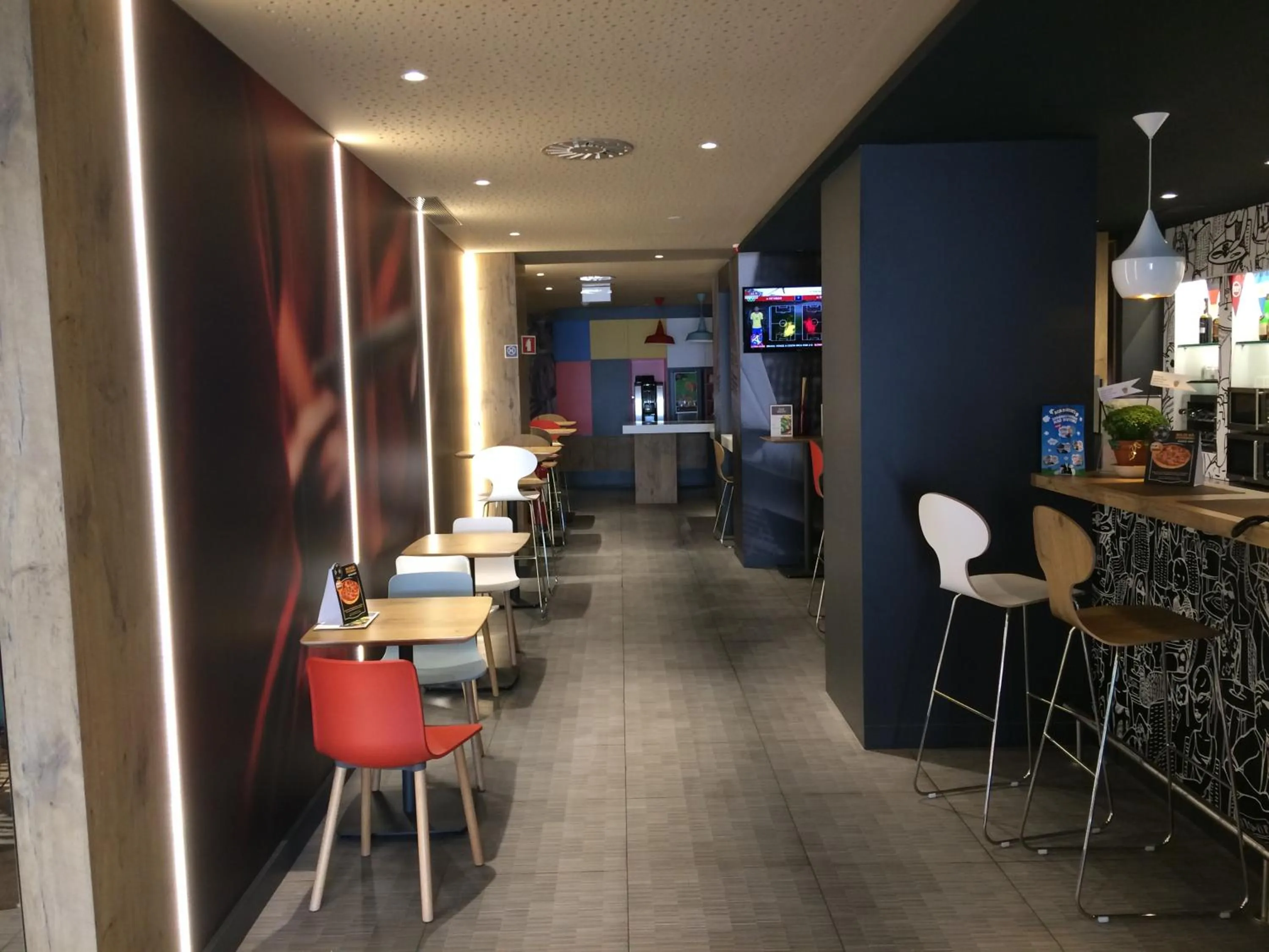 Lounge or bar in Hotel ibis Braga