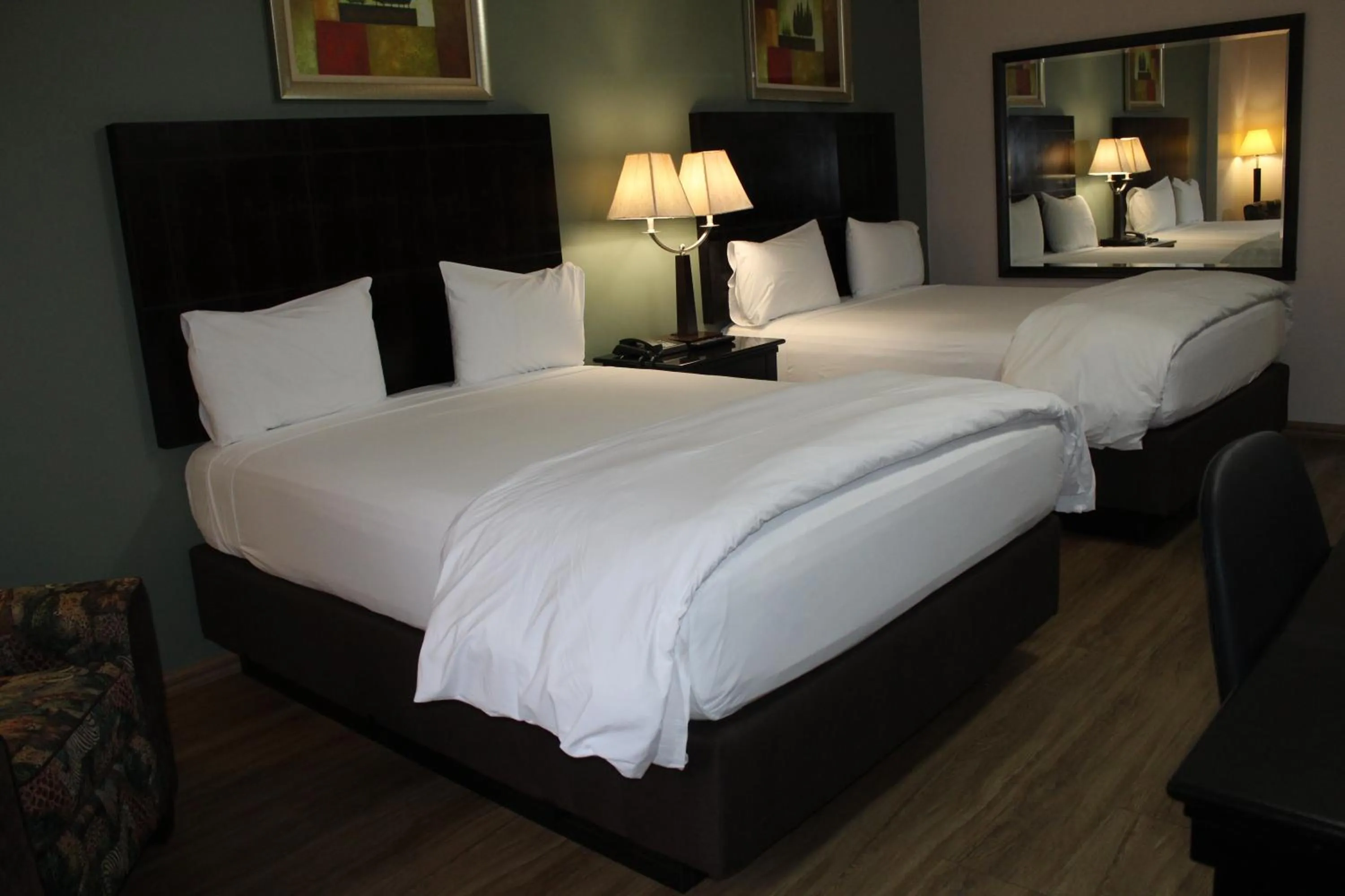 Luxury Queen Bed in Hampshire Hotel - Ballito