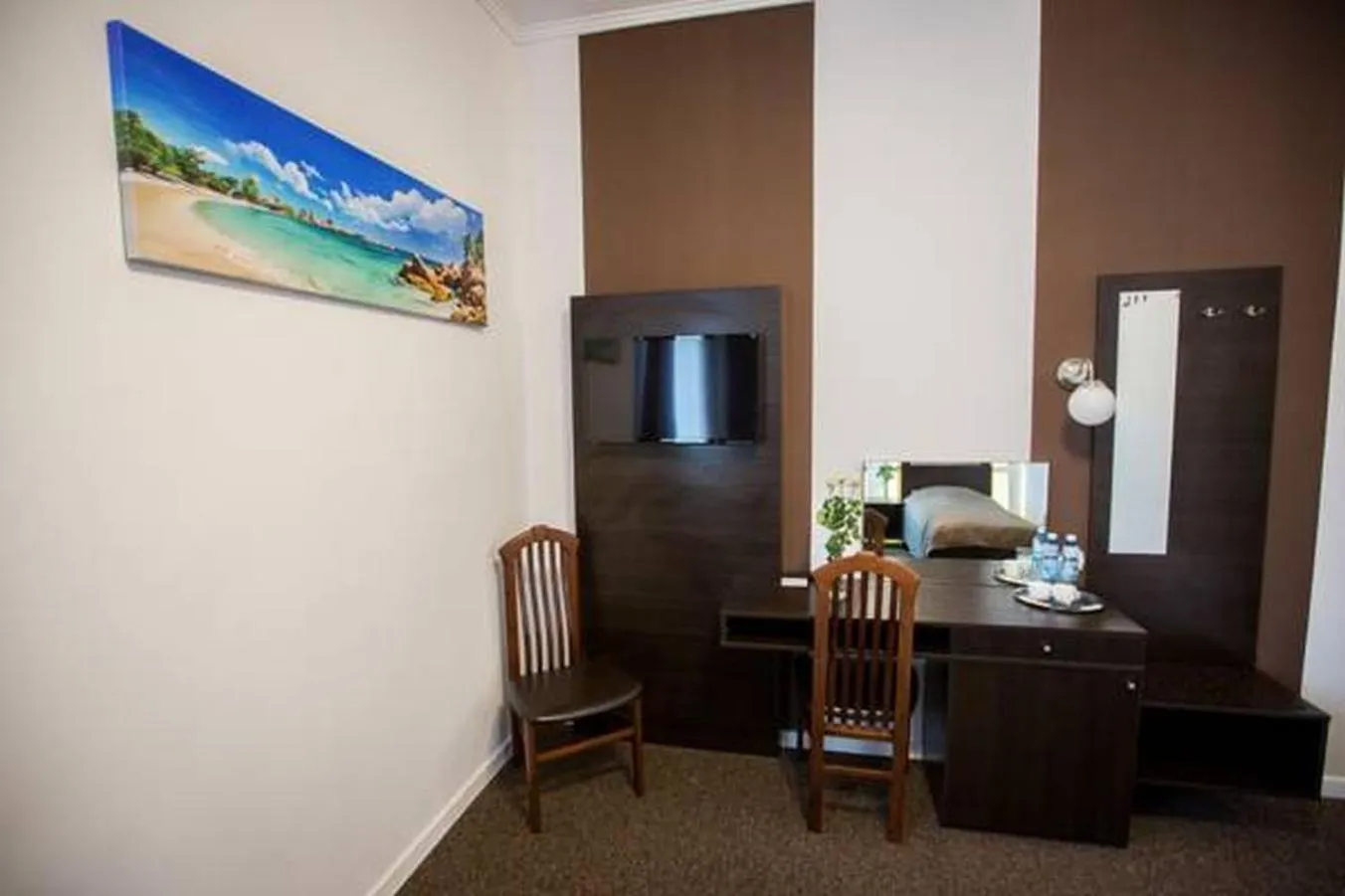 People in Hotel Granada