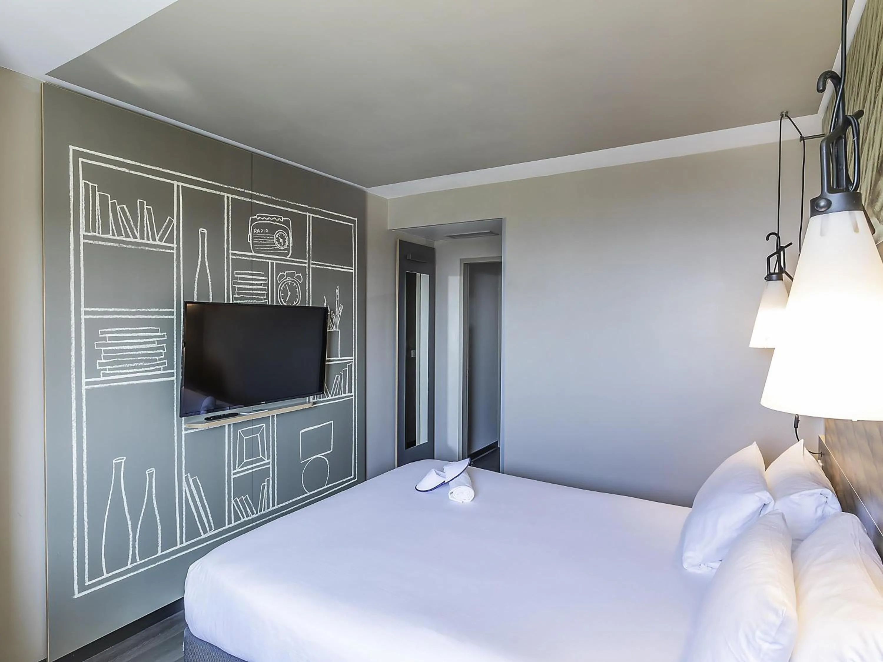 Bedroom, Bed in Hotel ibis Porto Gaia