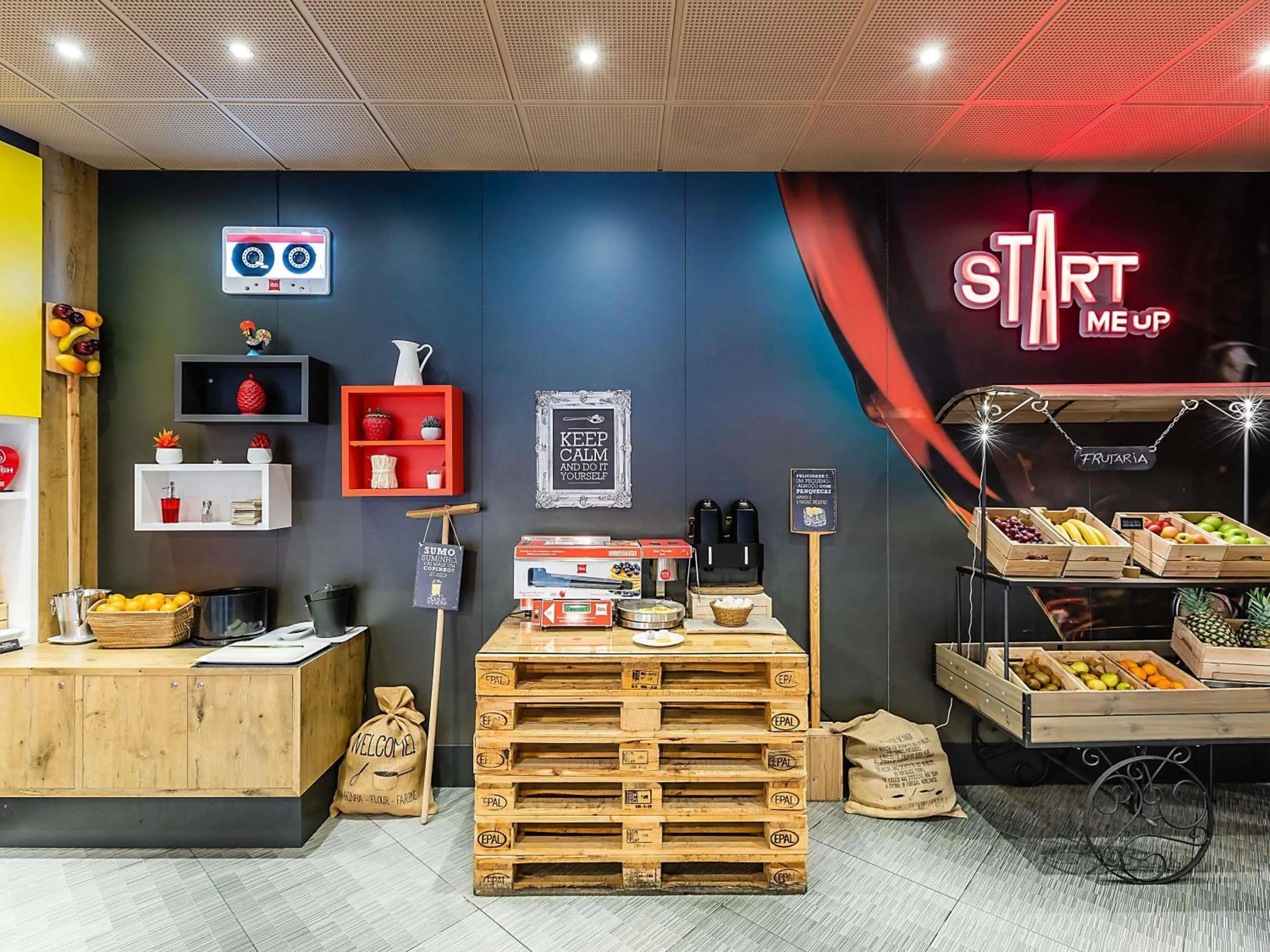 Breakfast in Hotel ibis Porto Gaia