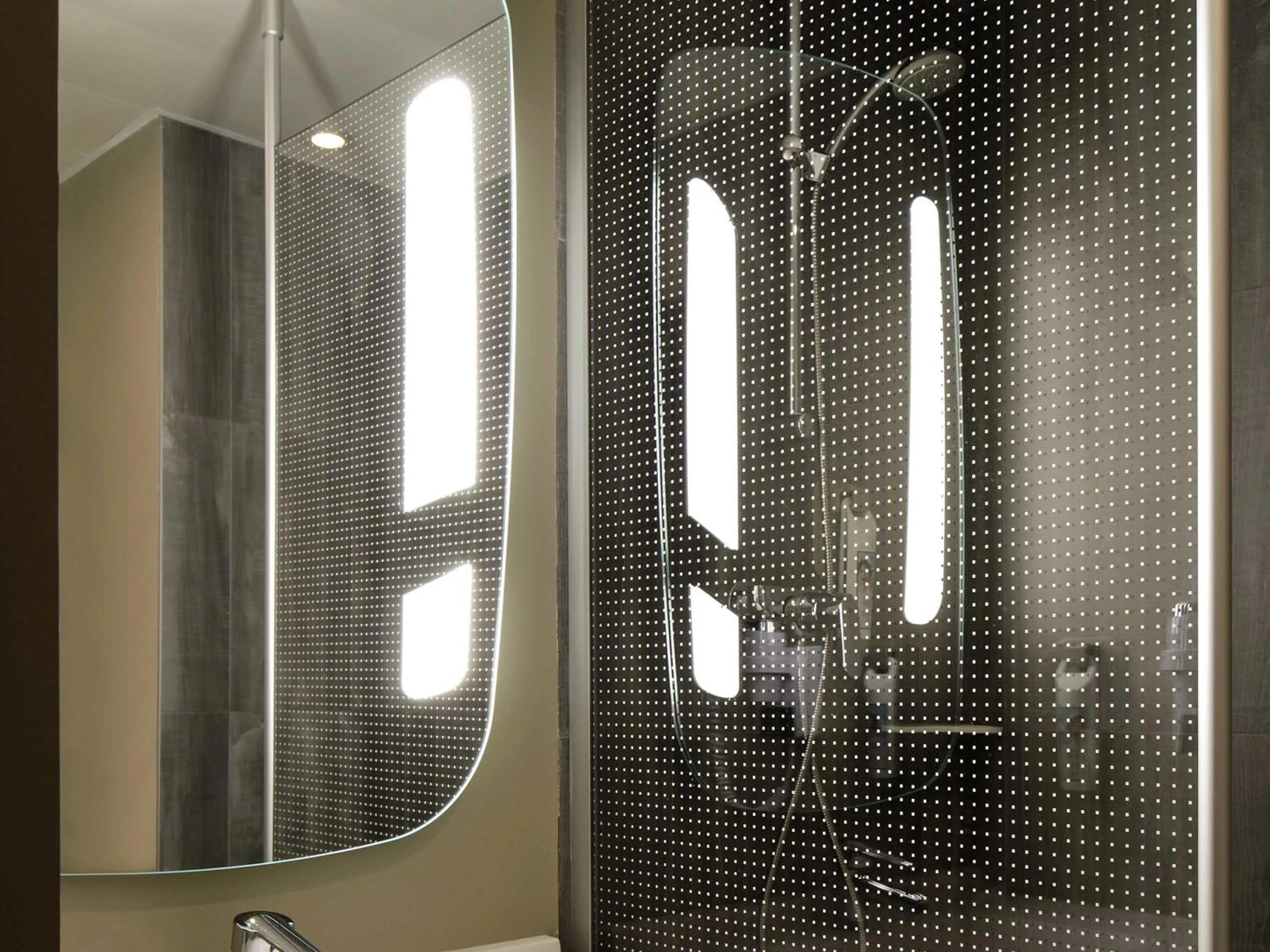 Bedroom in Hotel ibis Porto Gaia