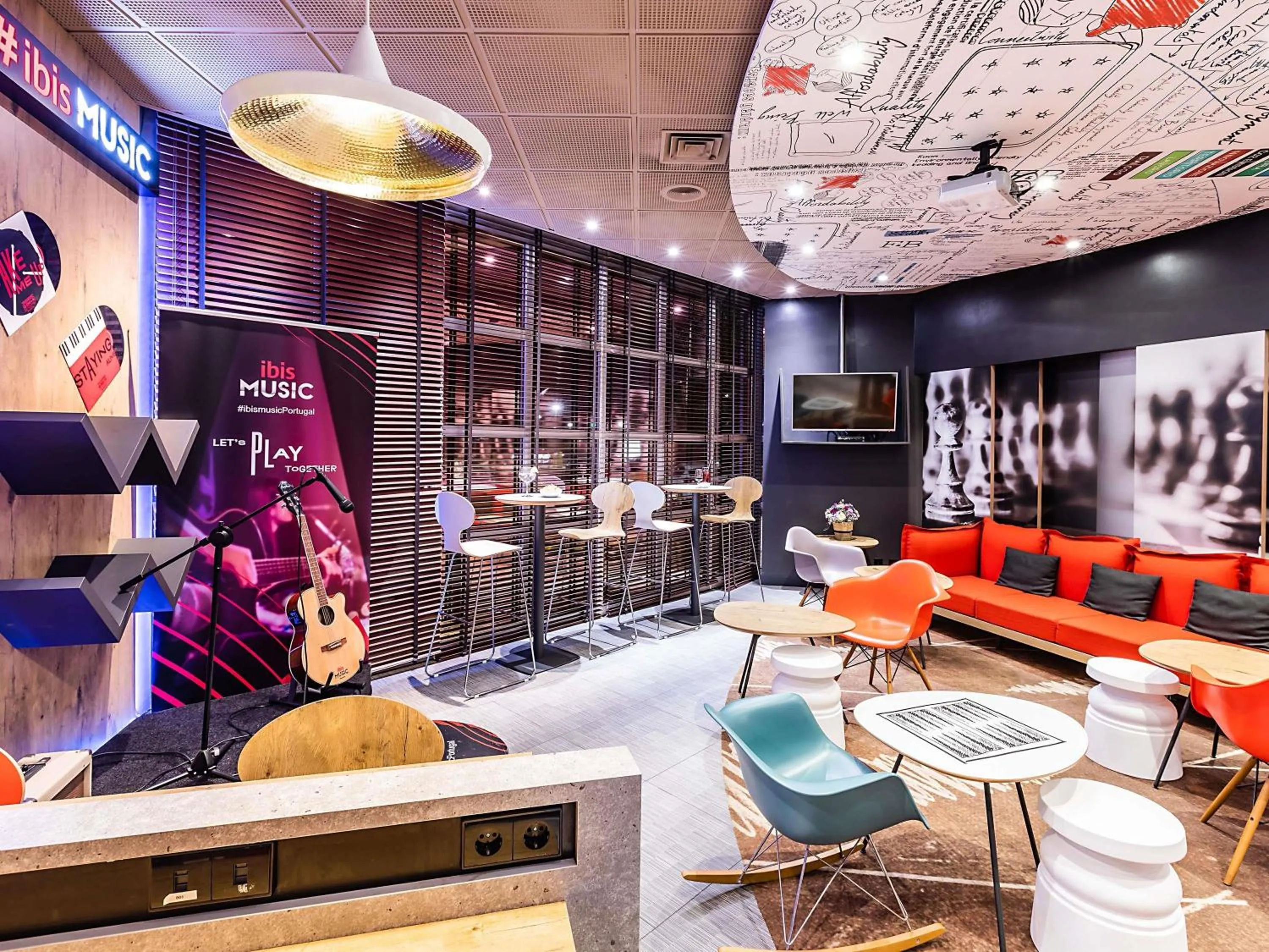 Property building in Hotel ibis Porto Gaia