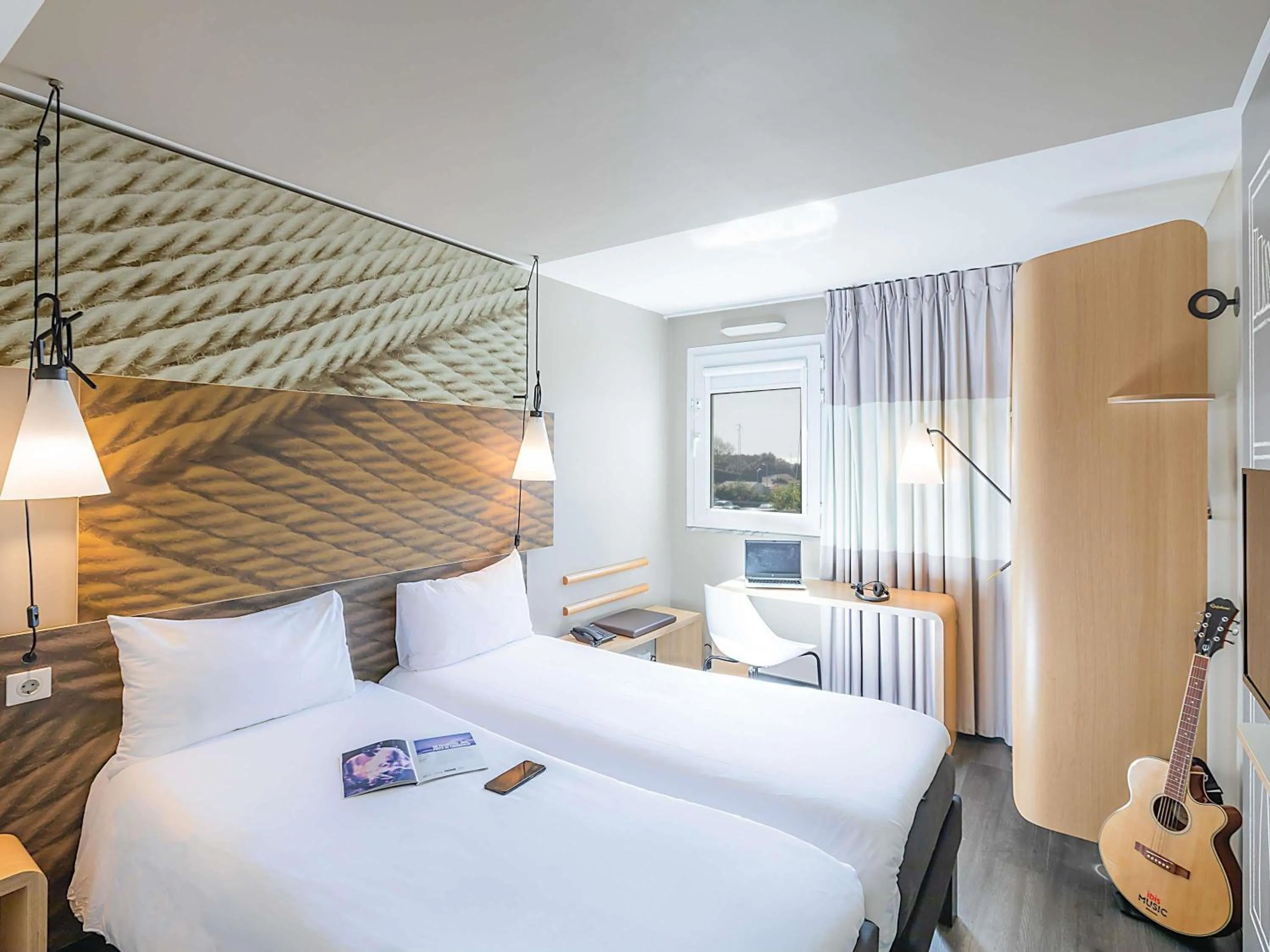 Bedroom, Bed in Hotel ibis Porto Gaia