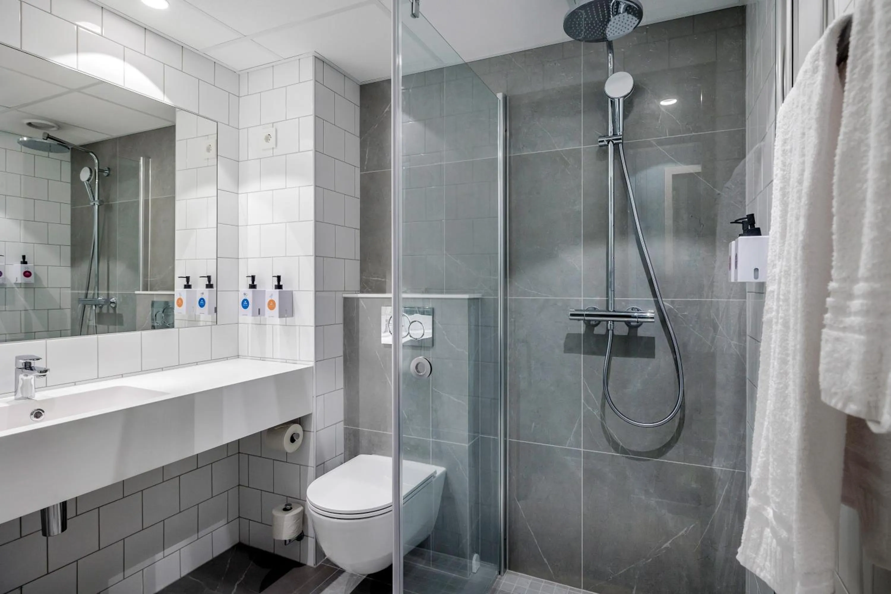 Shower in Quality Hotel Skjærgården