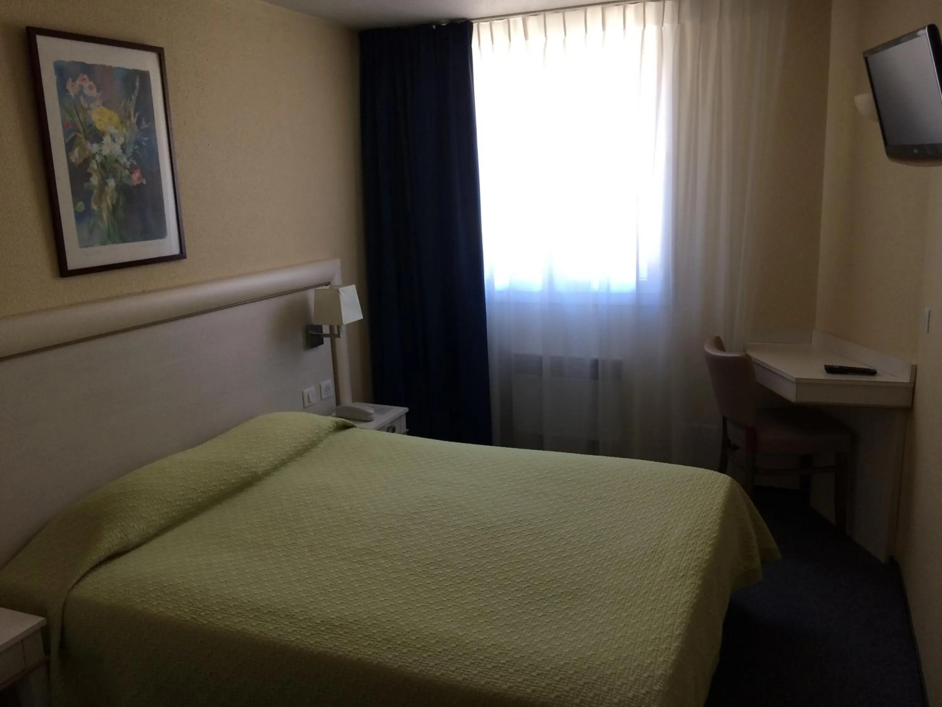 City view, Bed in Hotel Elysée