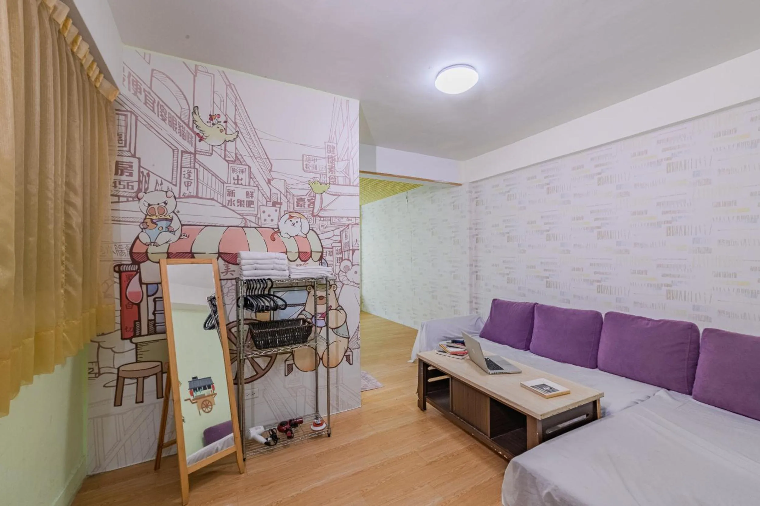 People in Fengjia Love I Hostel