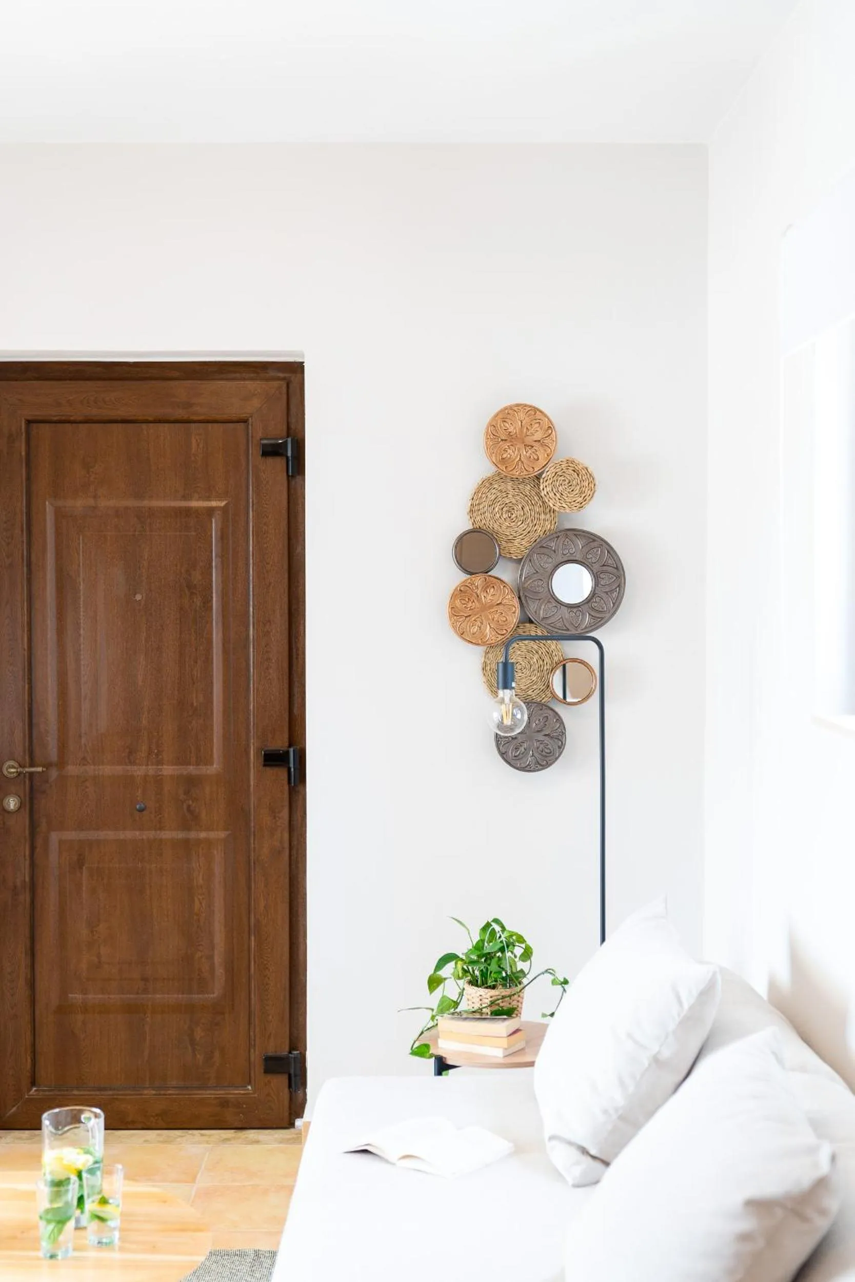 Decorative detail, Bed in Syra Suites