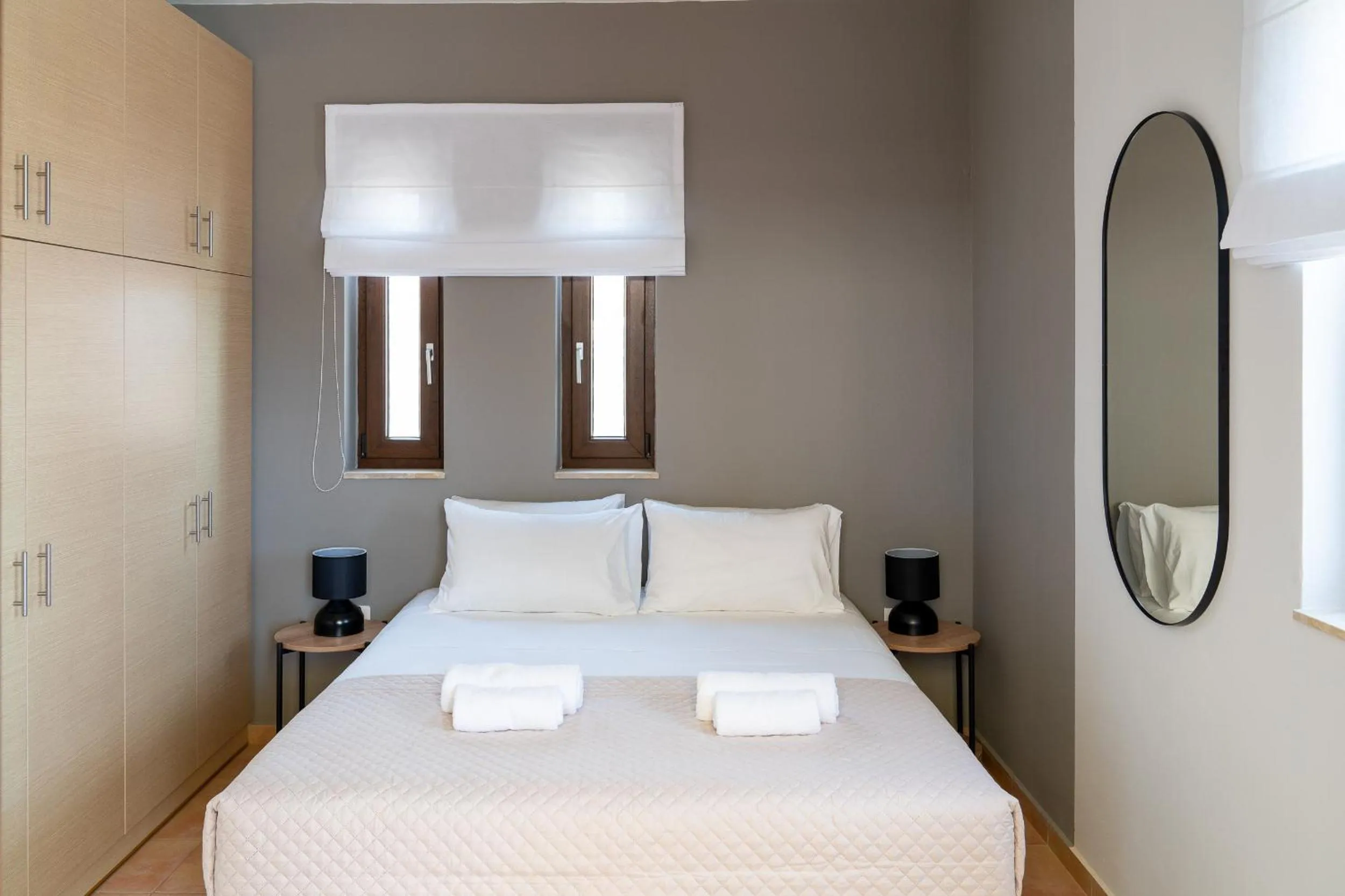 Bedroom, Bed in Syra Suites