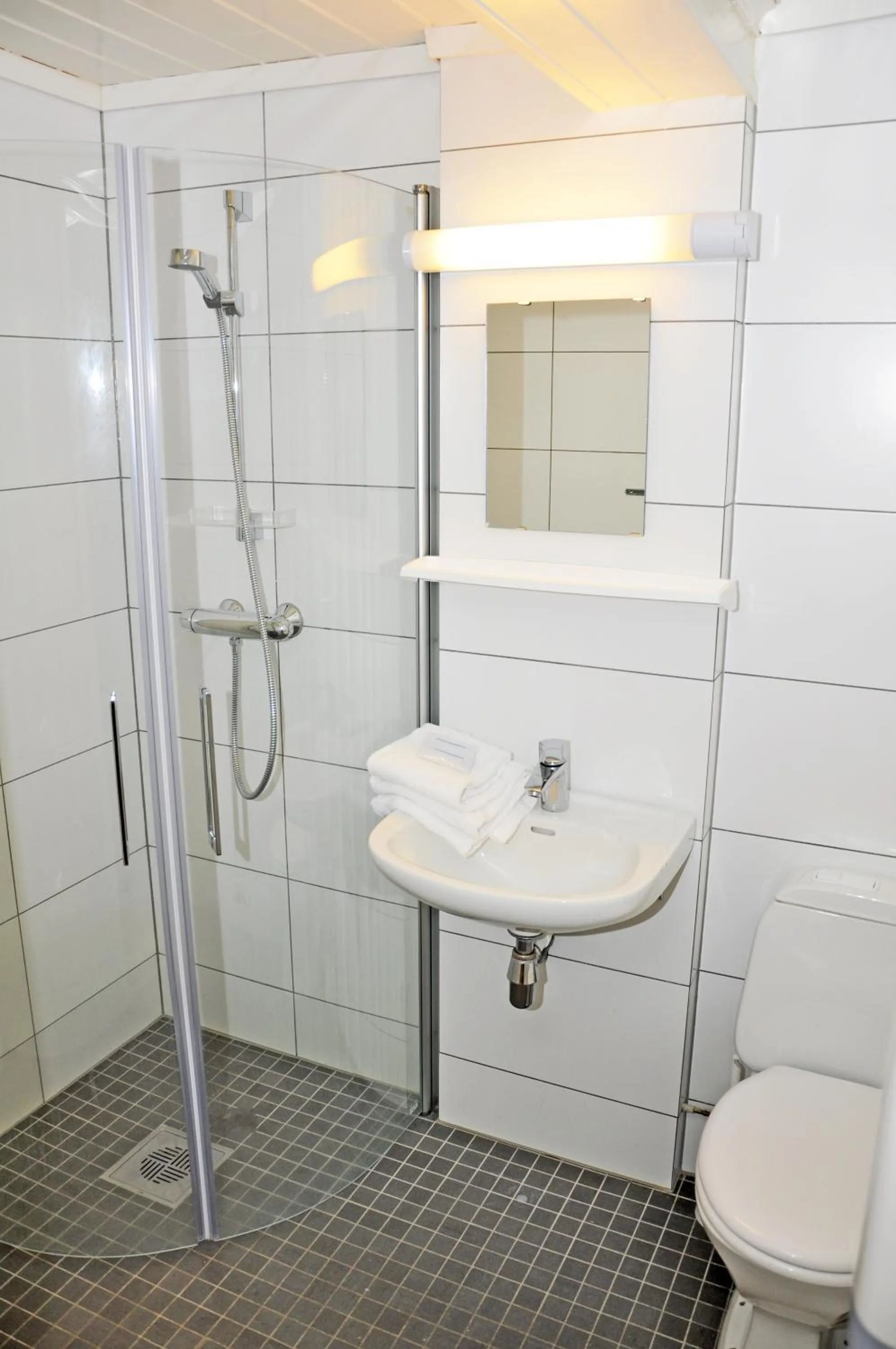 Bathroom in Kragerø Sportell & Apartments