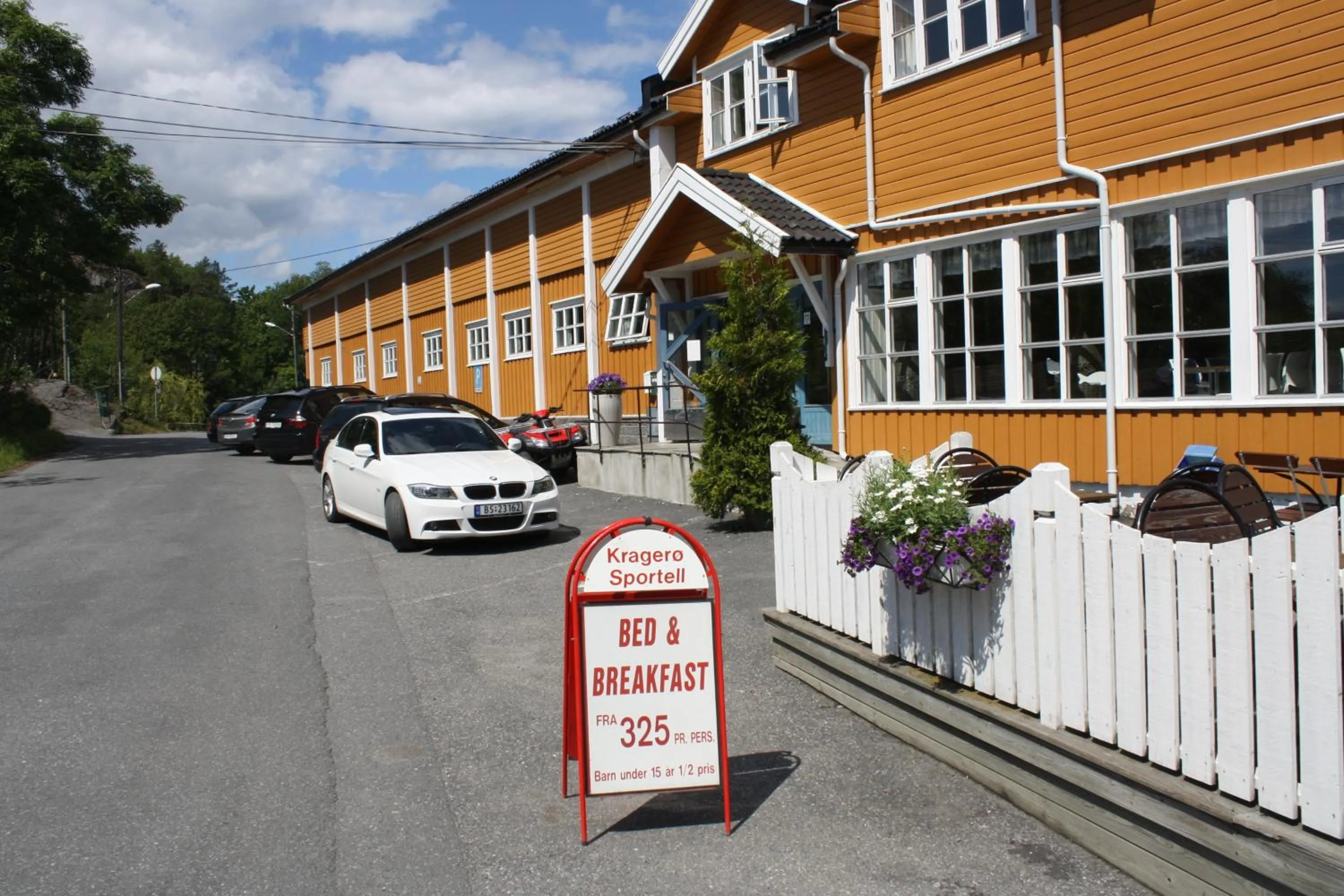 Facade/entrance in Kragerø Sportell & Apartments