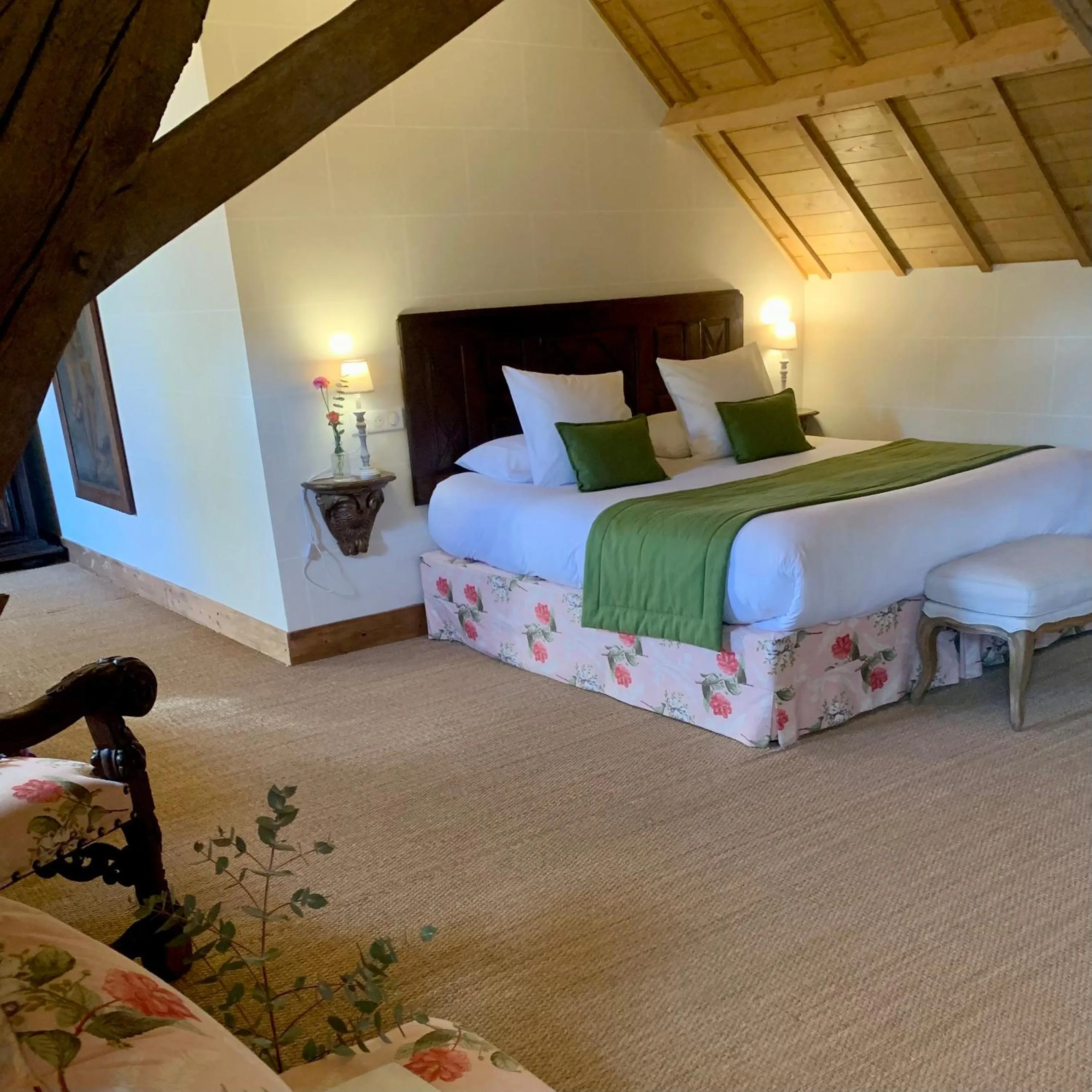 Photo of the whole room, Bed in Hôtel du Domaine de La Groirie - Le Mans