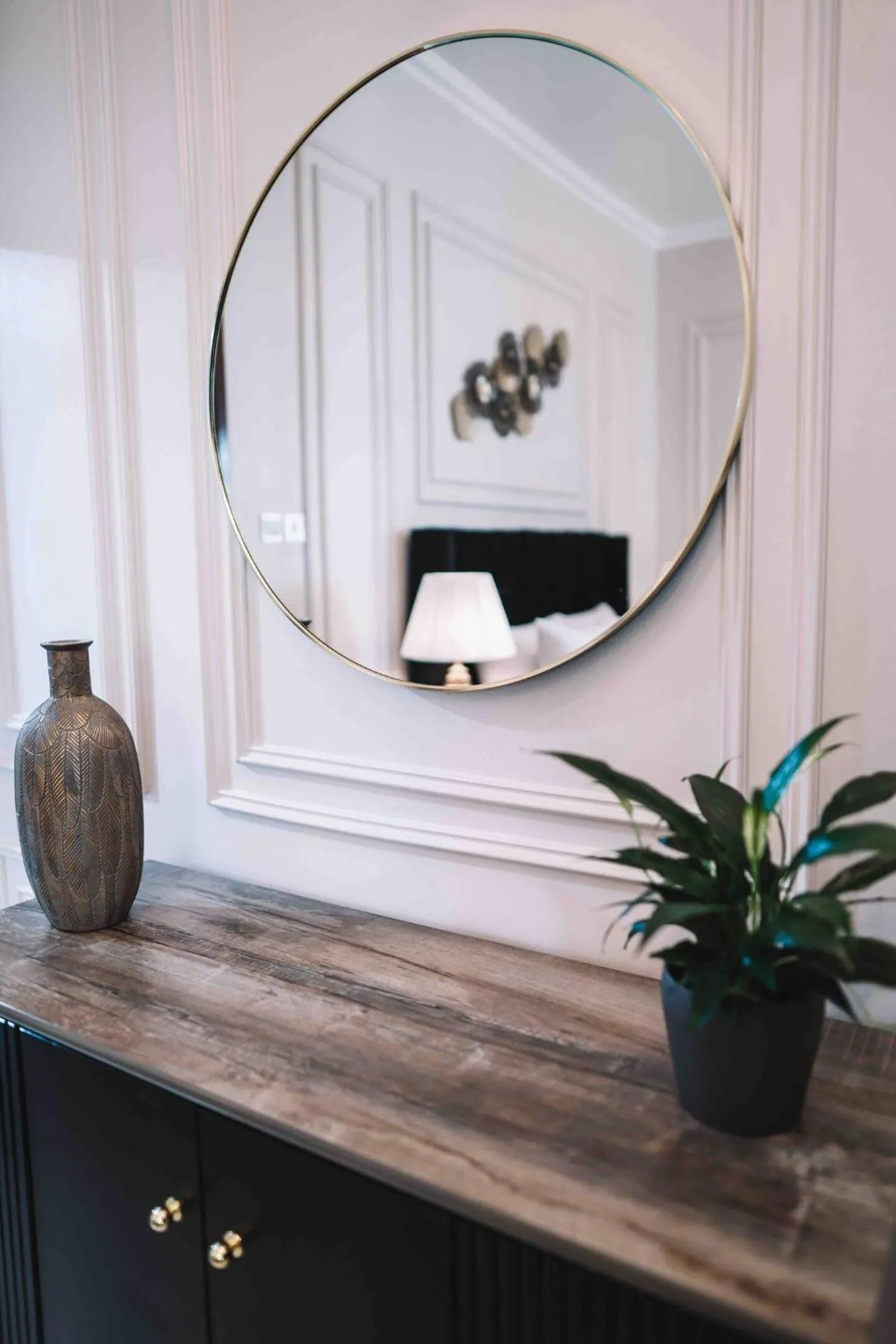 Gorgeous City And Sea Views From A High-rise Suite