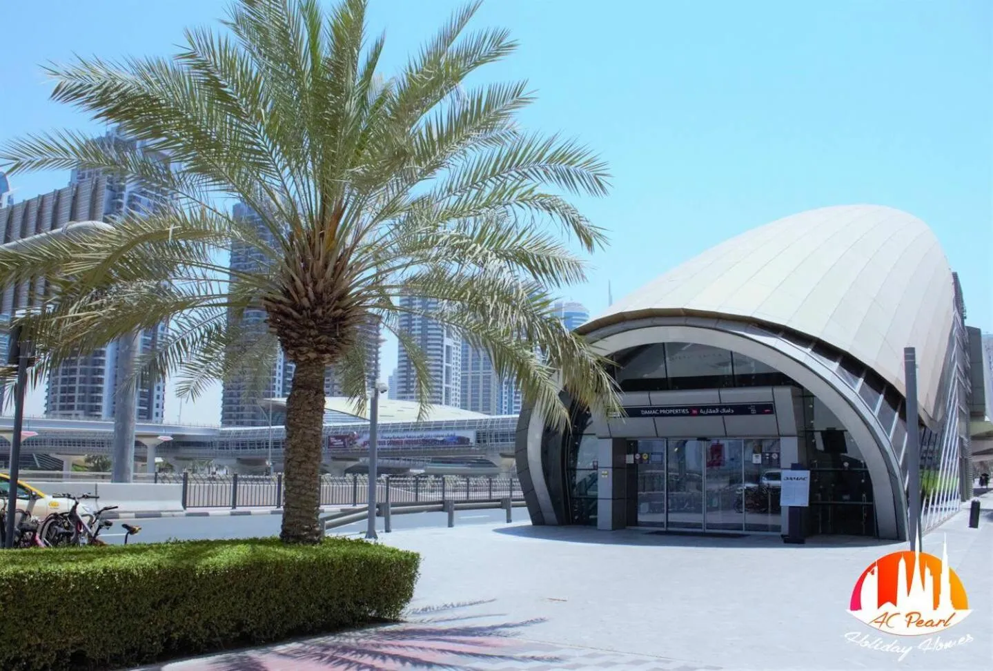 Gorgeous City And Sea Views From A High-rise Suite