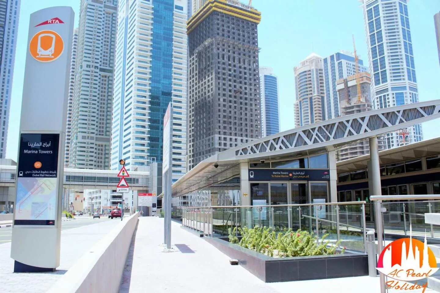 Gorgeous City And Sea Views From A High-rise Suite