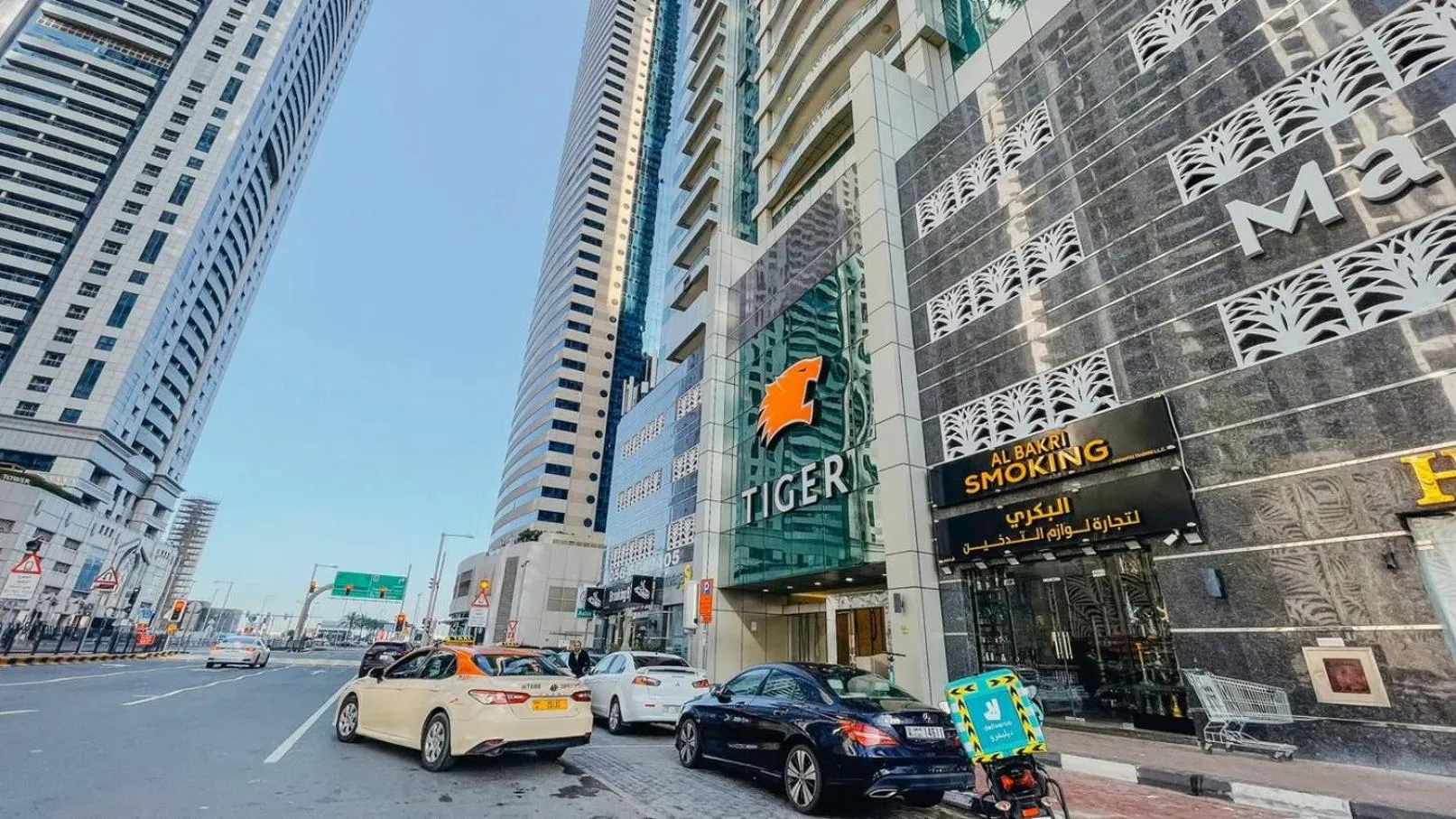 Gorgeous City And Sea Views From A High-rise Suite