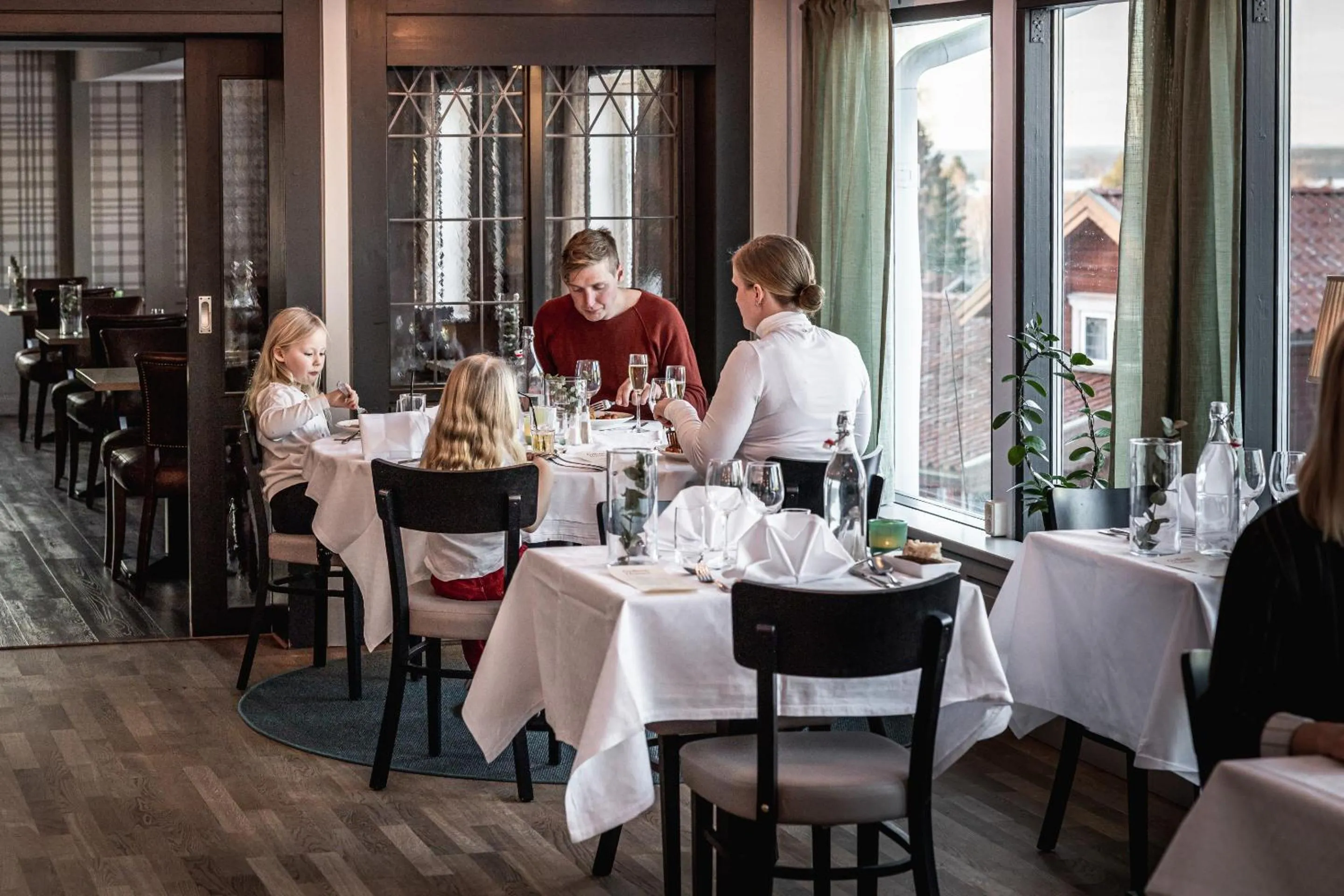 Restaurant/places to eat in Hotell Gyllene Hornet