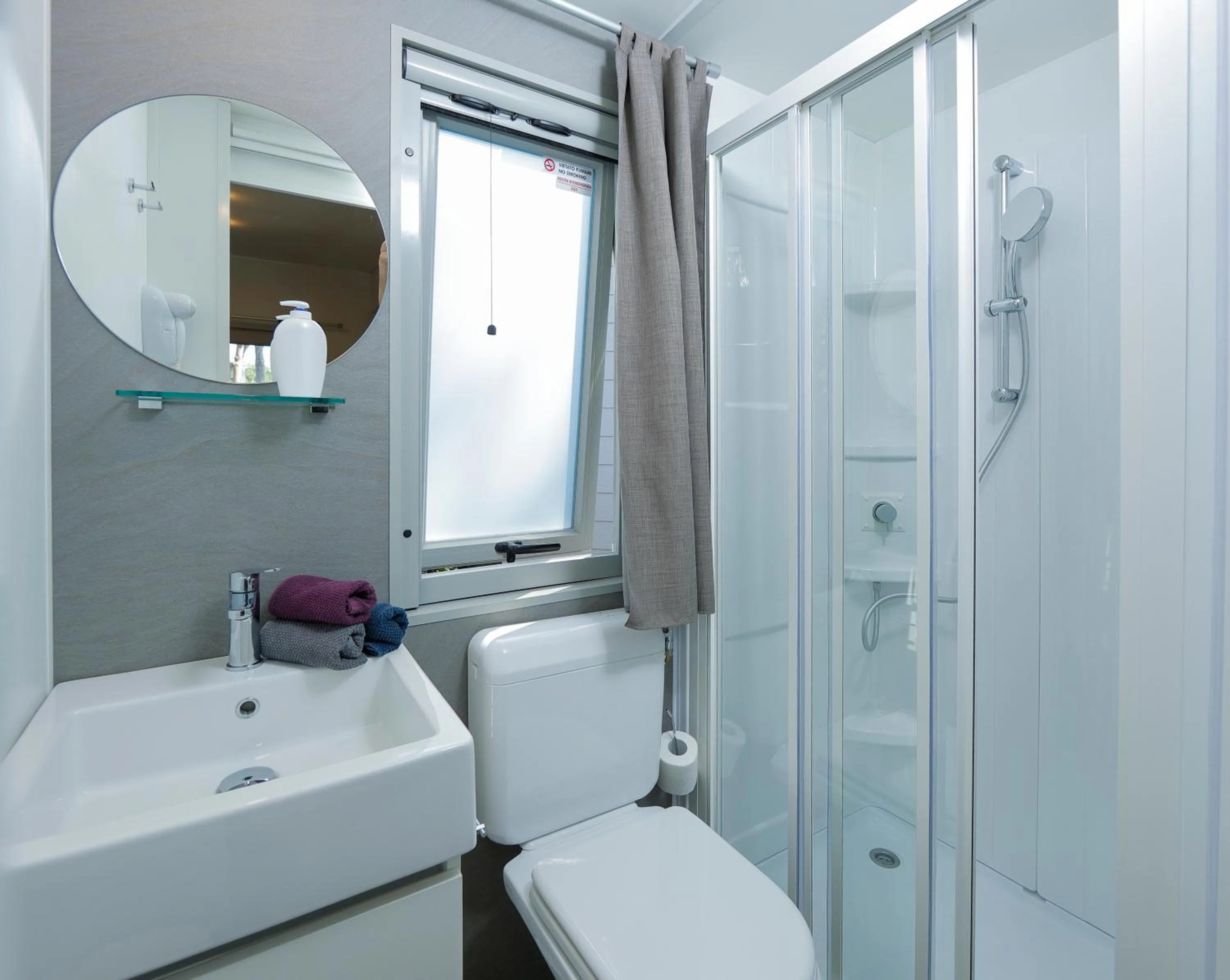 Shower in hu I Pini village