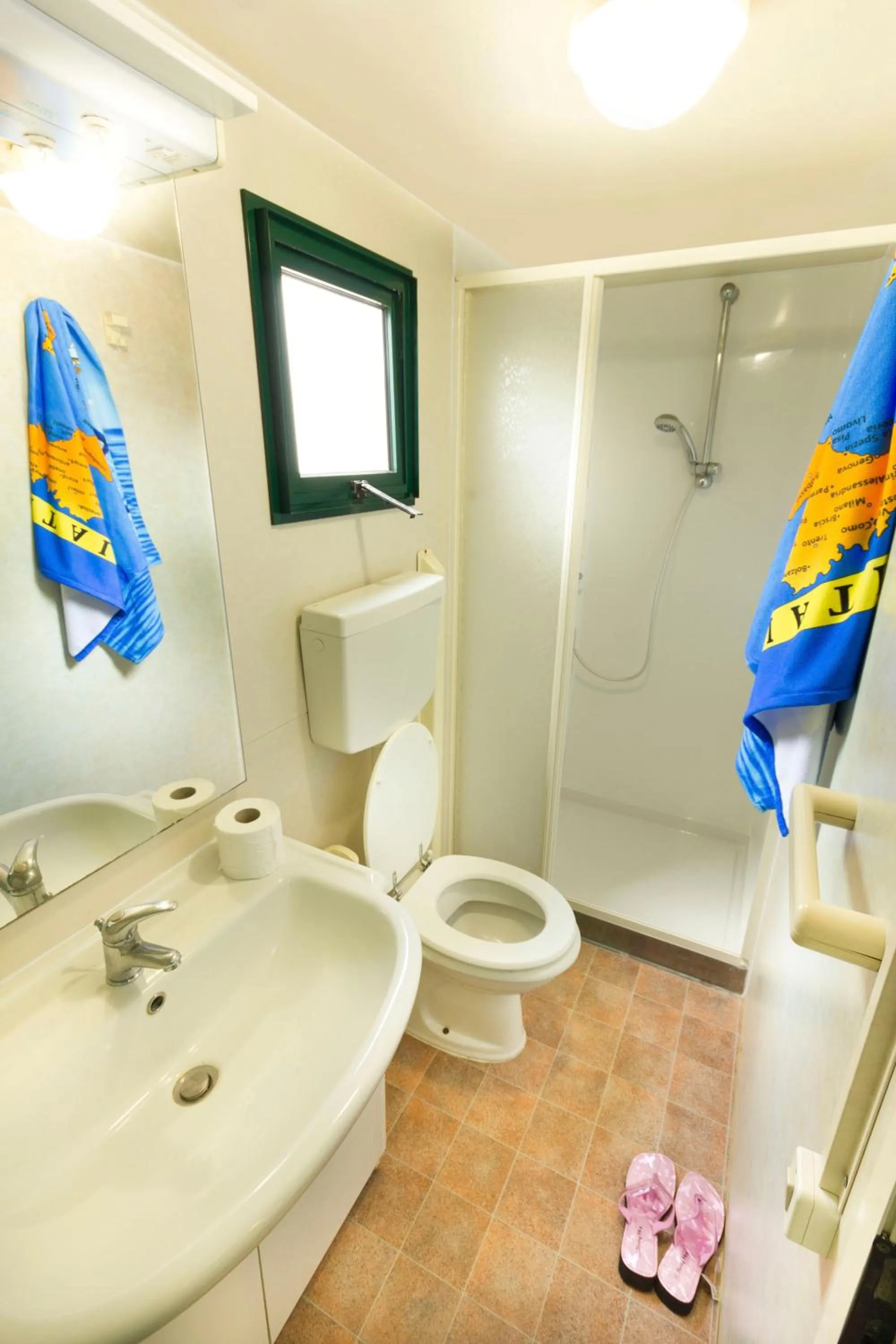 Bathroom in hu I Pini village