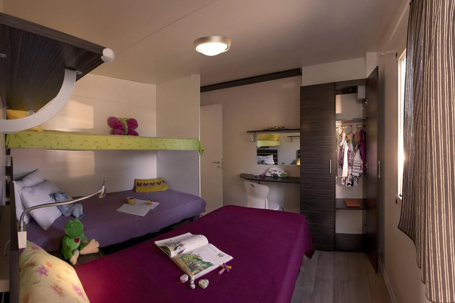 Bed in hu I Pini village