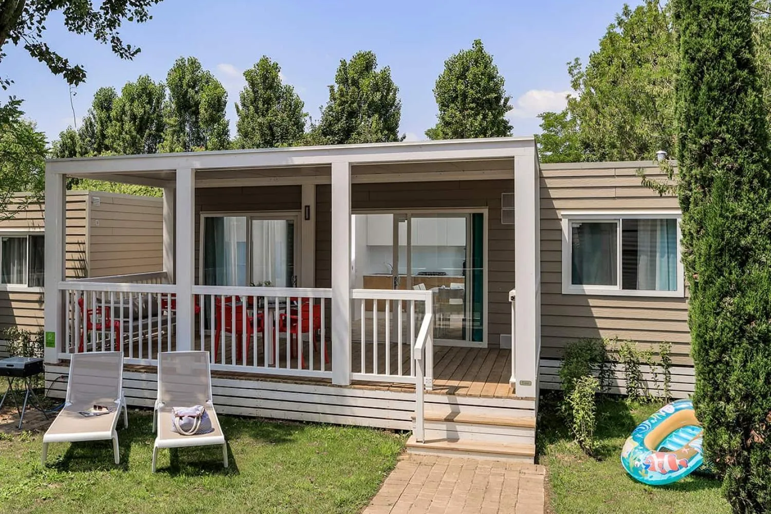 Property building in hu I Pini village