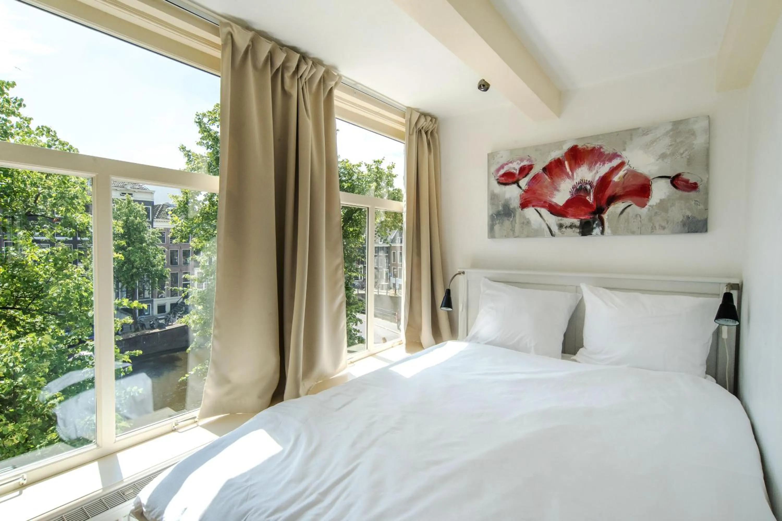 Bed in The Blue Stairs