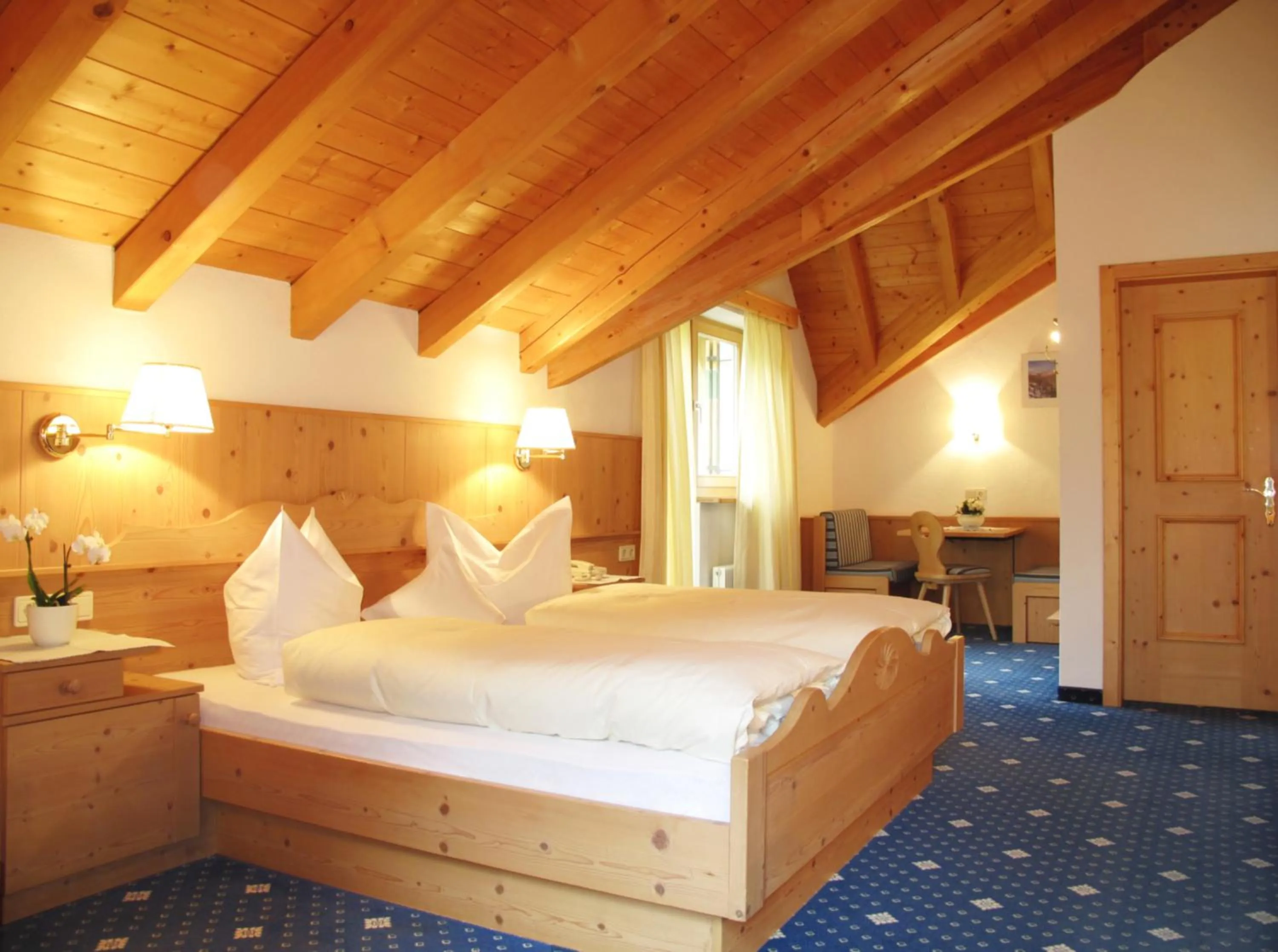 Bedroom, Bed in Hotel Gallia