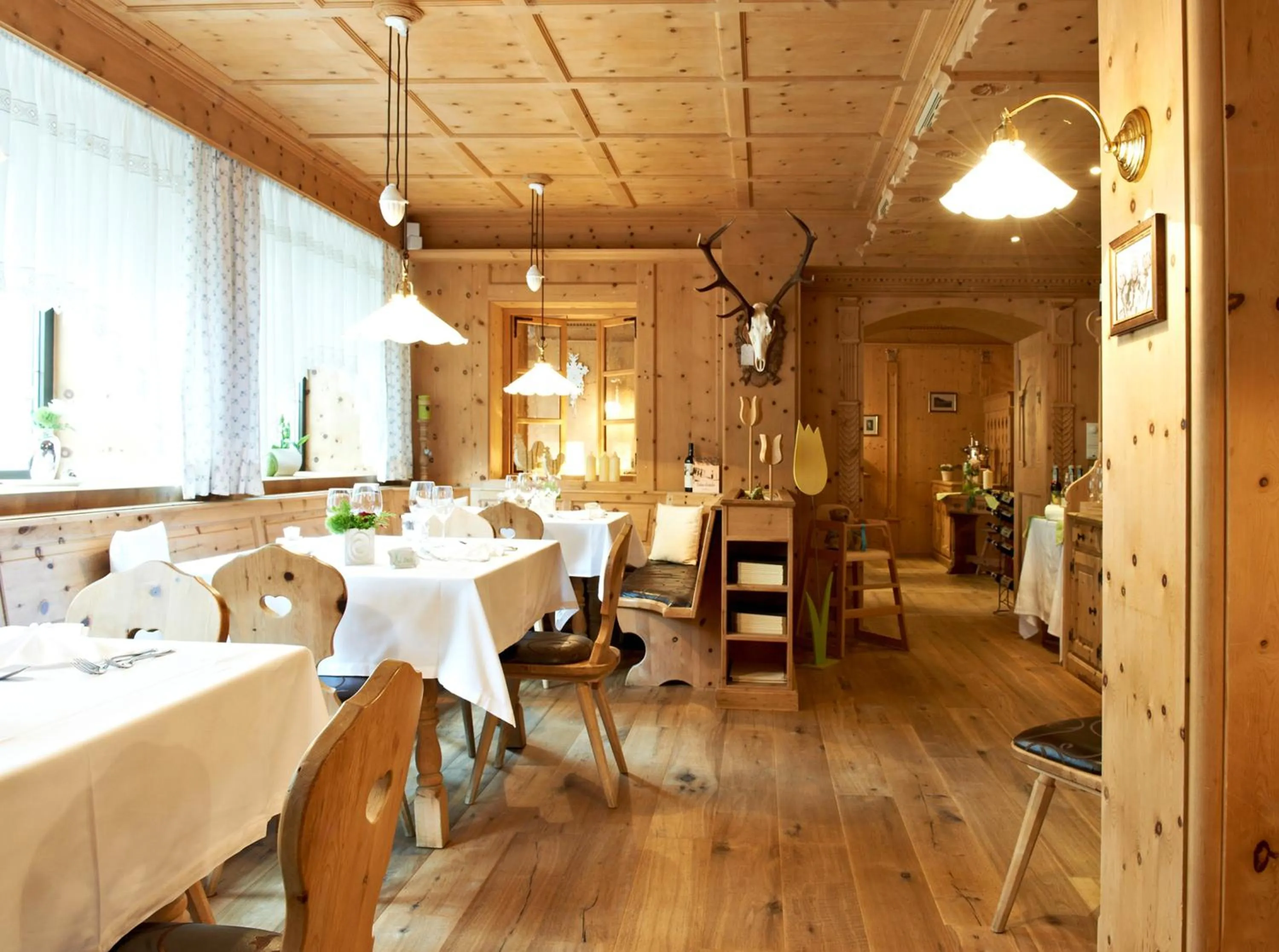 Restaurant/places to eat in Hotel Gallia