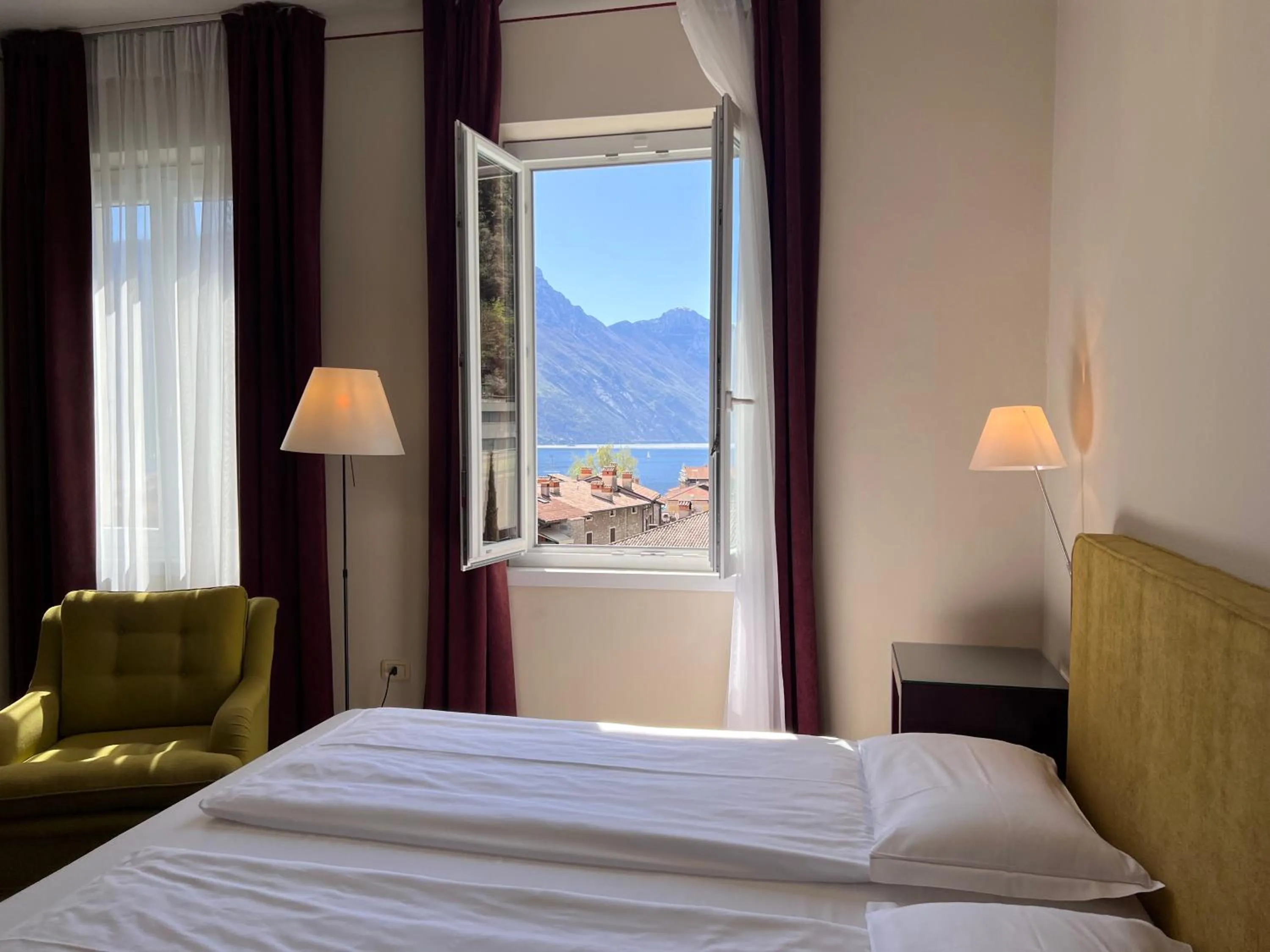 View (from property/room), Bed in Villa Miravalle