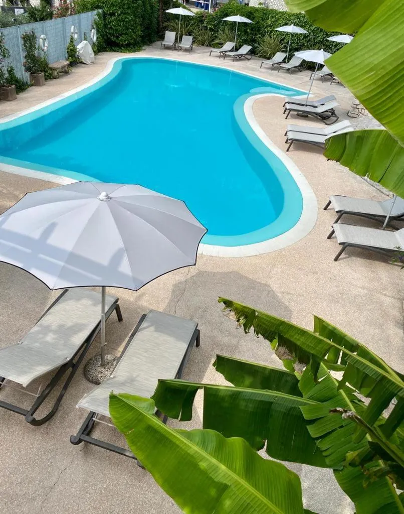 Swimming pool in Villa Miravalle