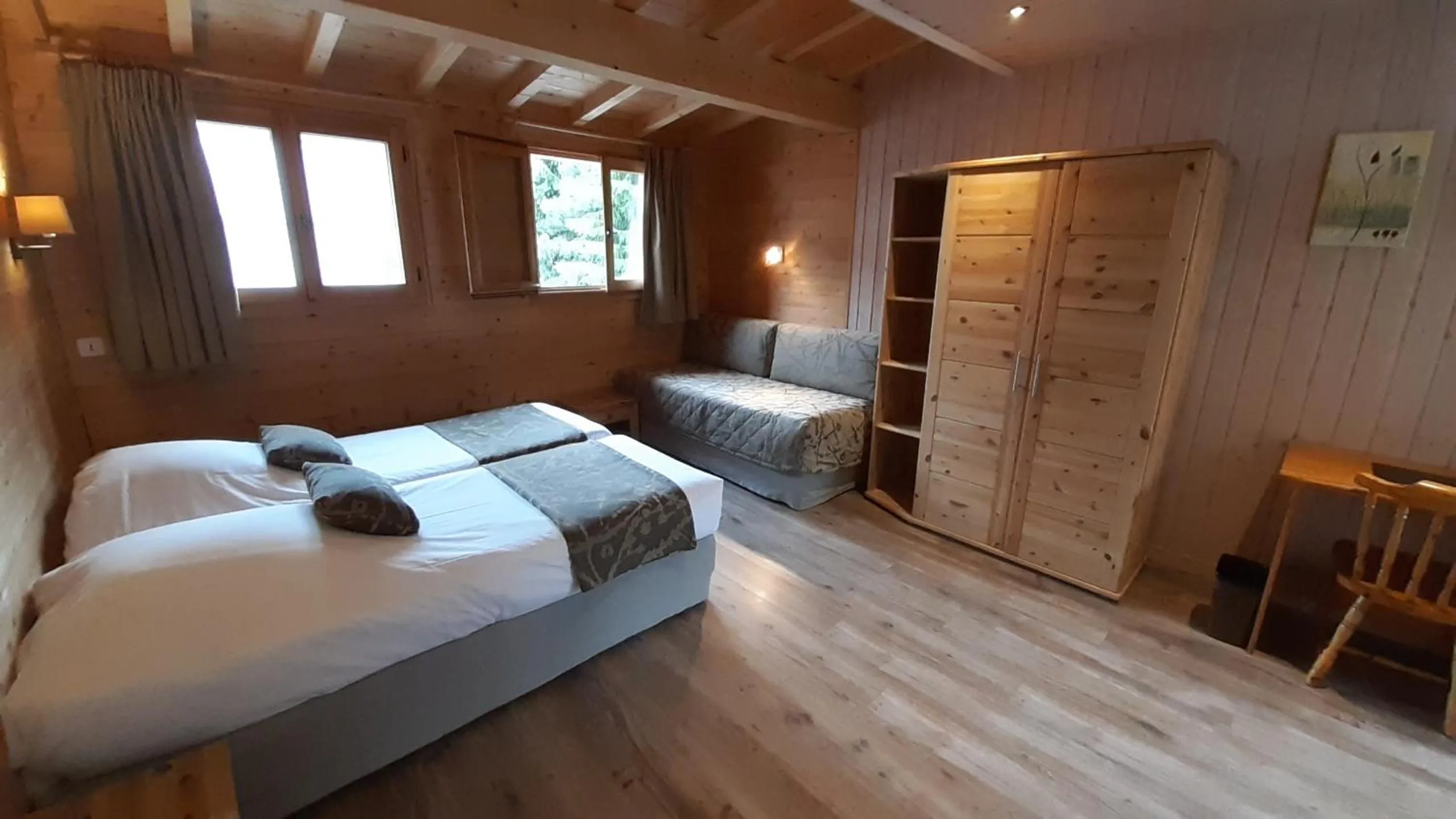 Bedroom, Bed in Logis Hotel & Spa Beau-Site